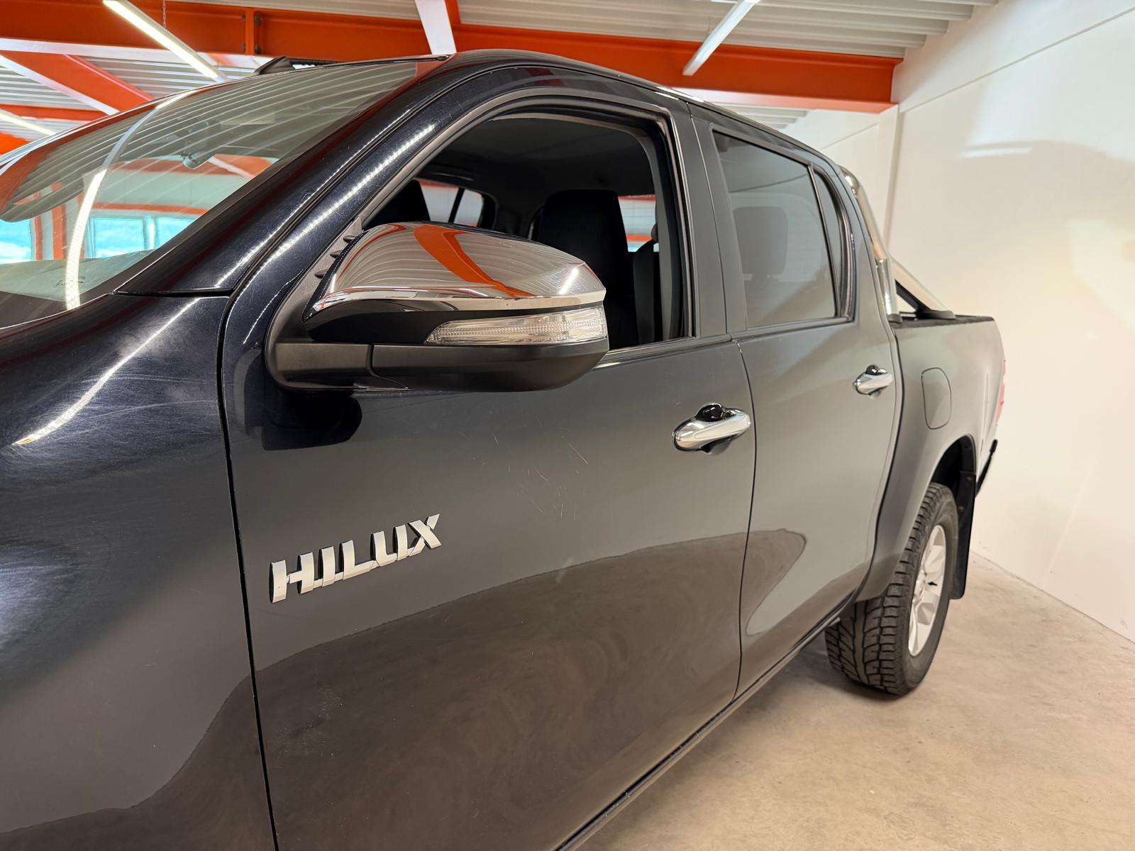 TOYOTA Hilux 2.4D-4D Sol DoubleCab 4x4 A-image-4