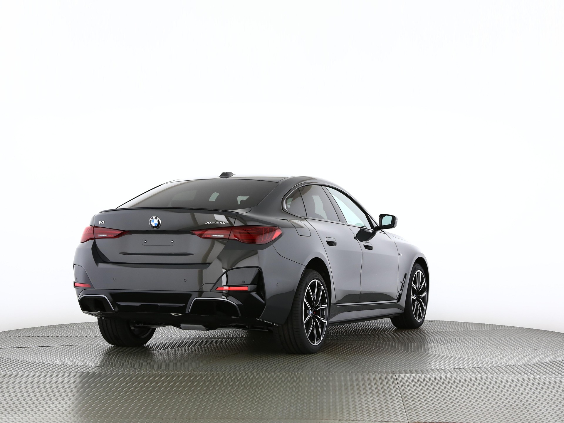 BMW i4 xDrive40-showroom-element-1