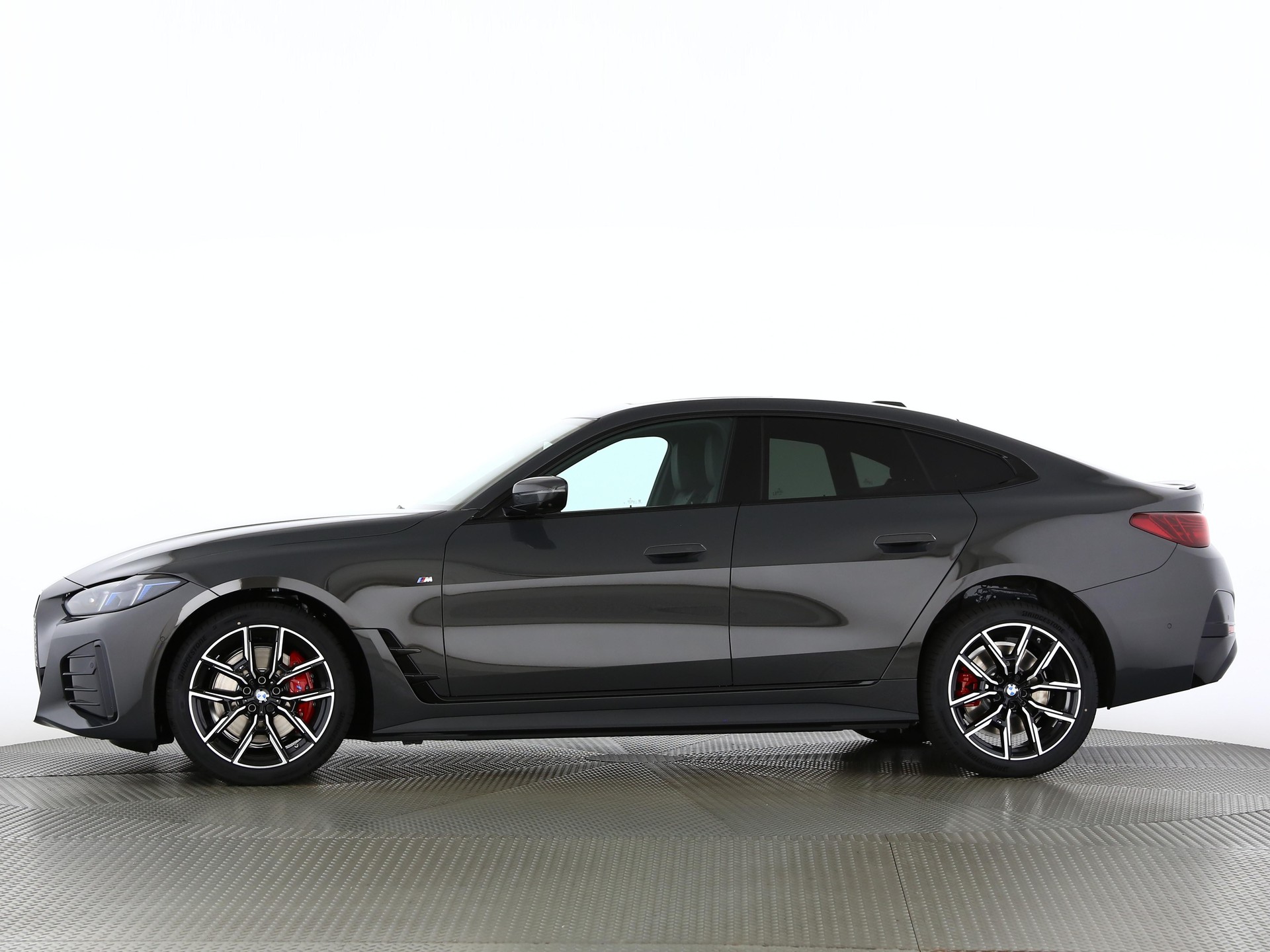 BMW i4 xDrive40-showroom-element-2