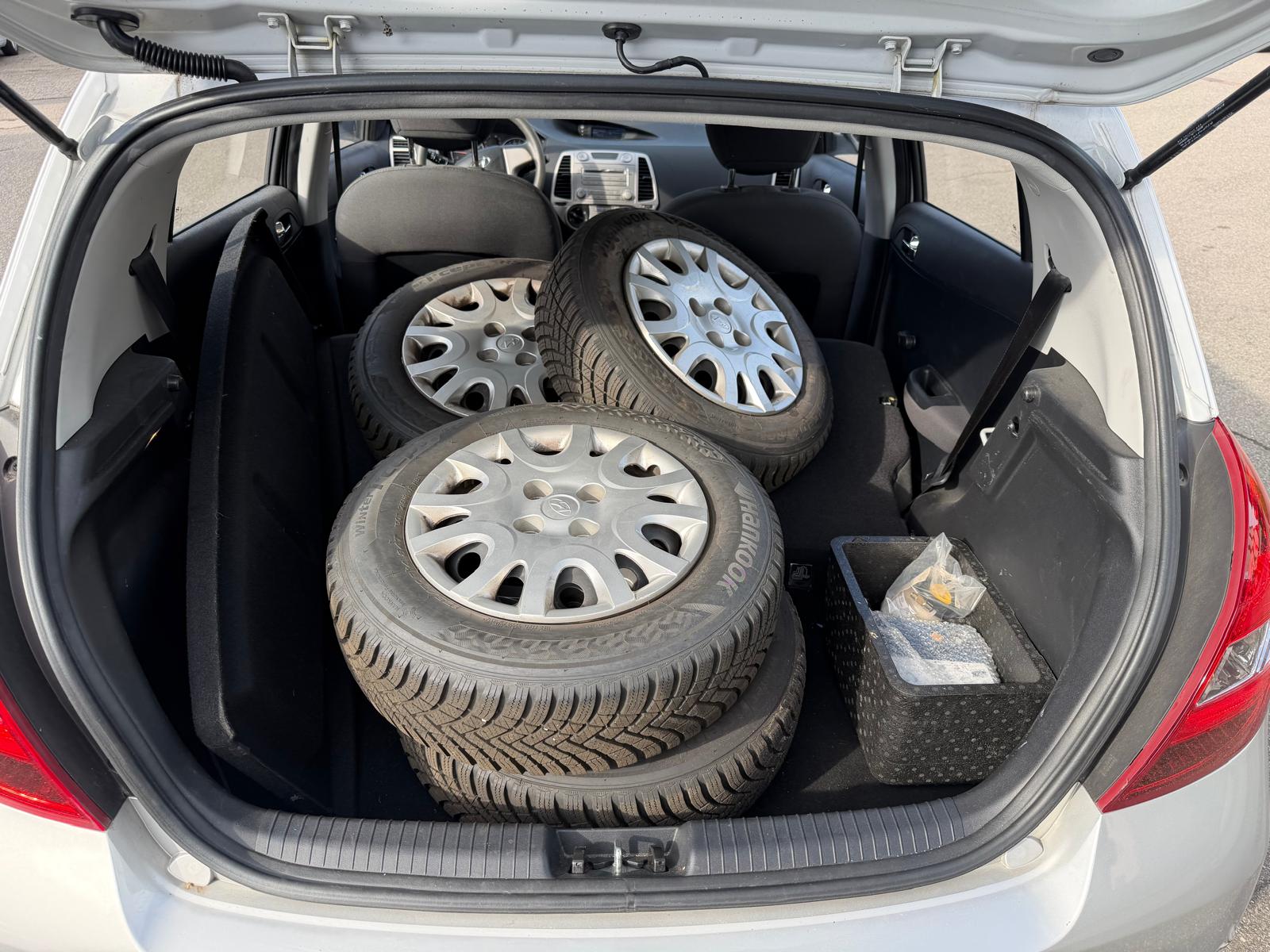 HYUNDAI i20 1.2 Comfort-image-5