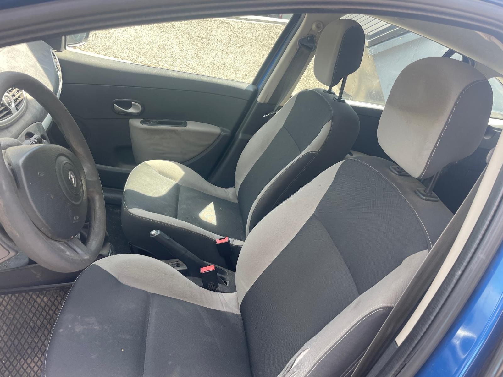 RENAULT Clio Grandtour 1.2 16V Yahoo-image-5