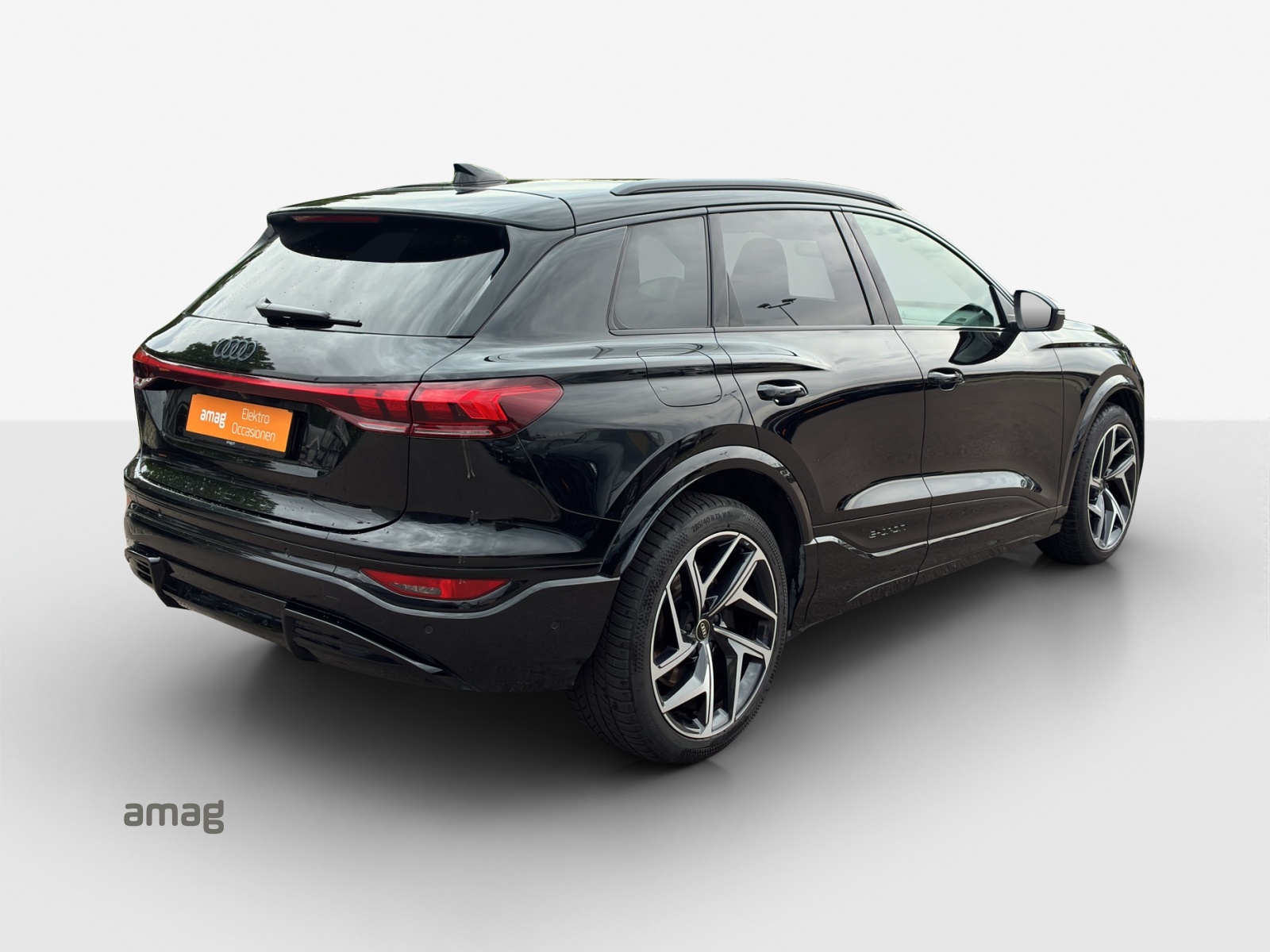 AUDI SQ6 e-tron quattro-image-4