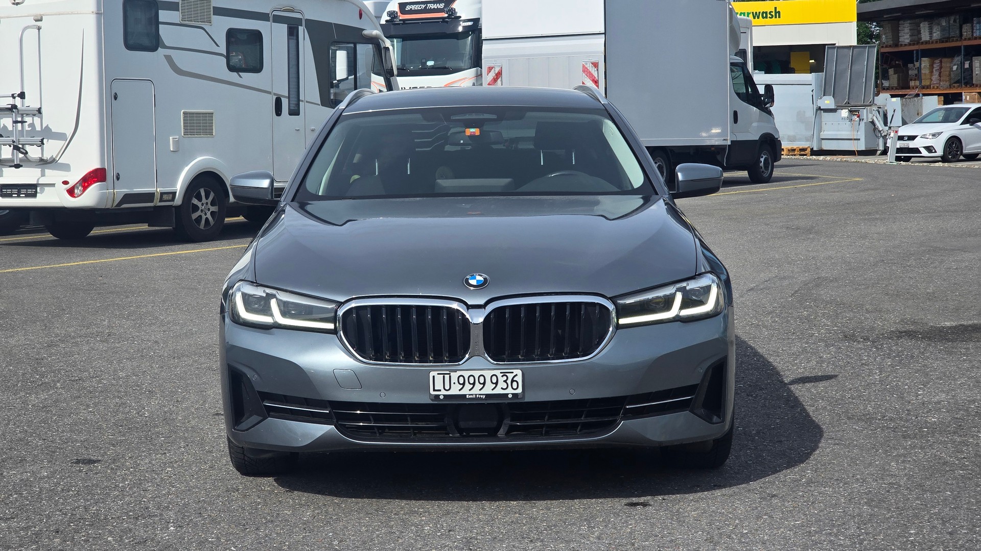 BMW 520d xDrive 48V Touring Steptronic-showroom-element-2