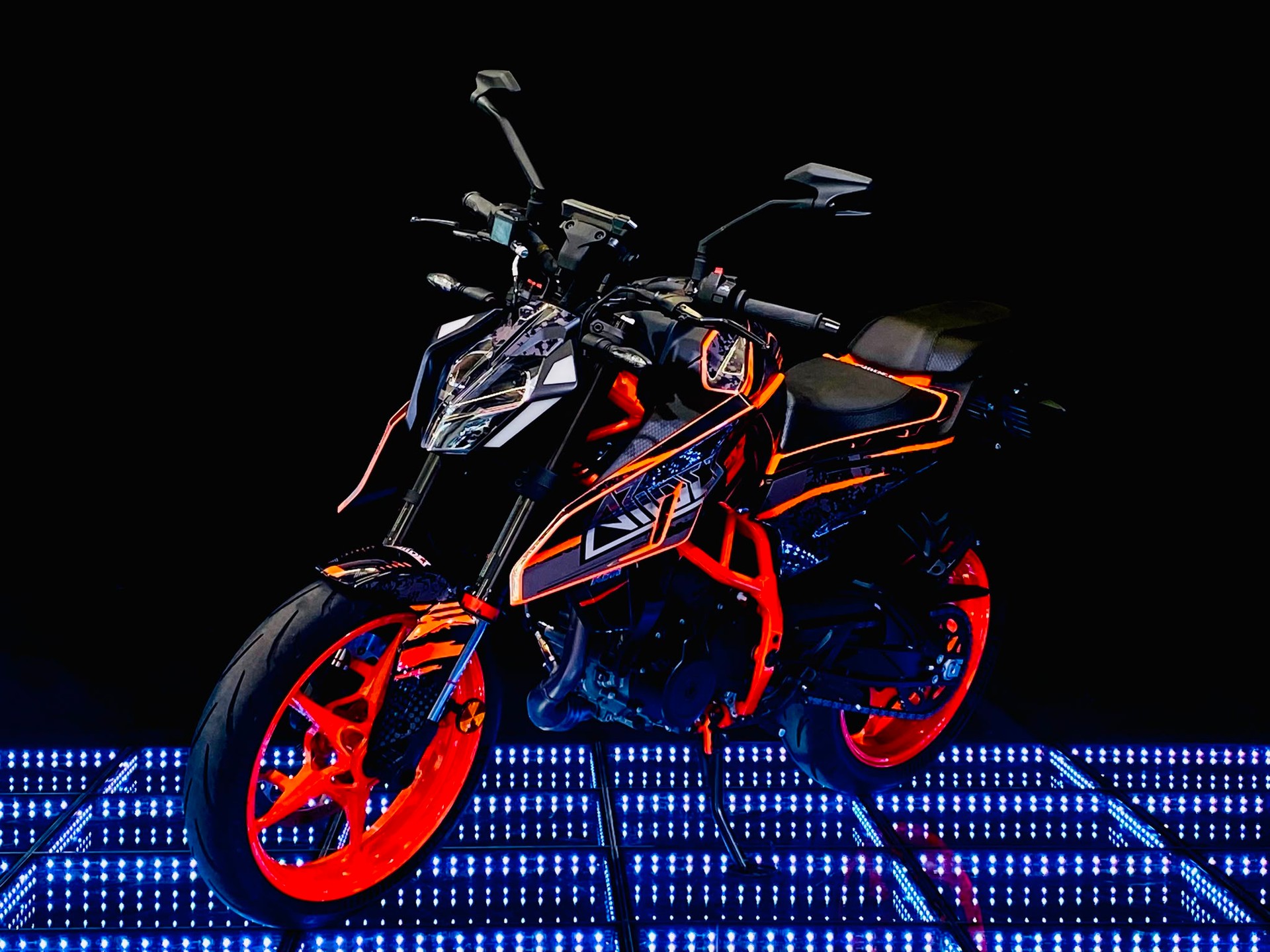 KTM 390 Duke-image-1