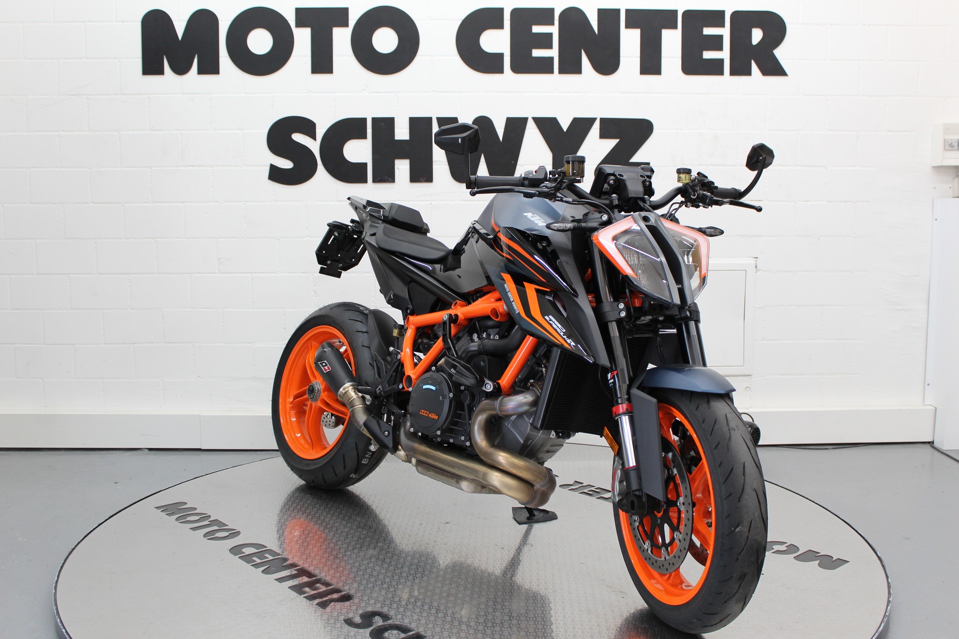 KTM 1290 Super Duke R-image-2