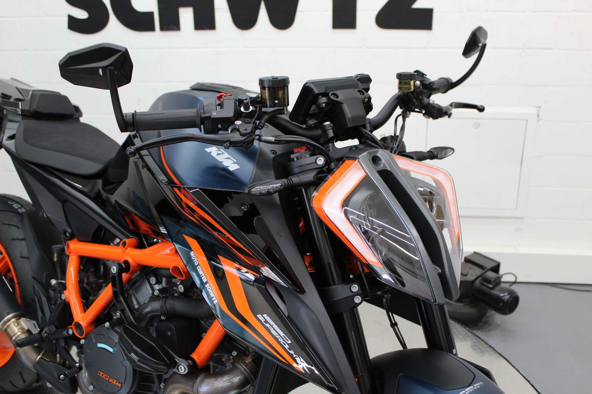 KTM 1290 Super Duke R-image-7