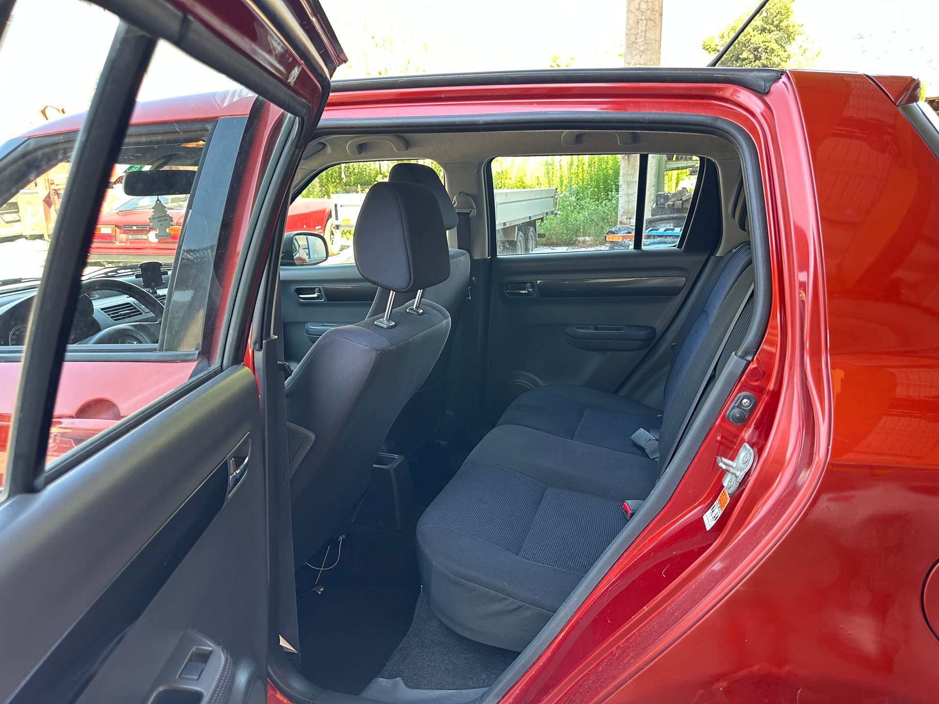 SUZUKI Swift 1.3i 16V GL Top 4x4-image-13