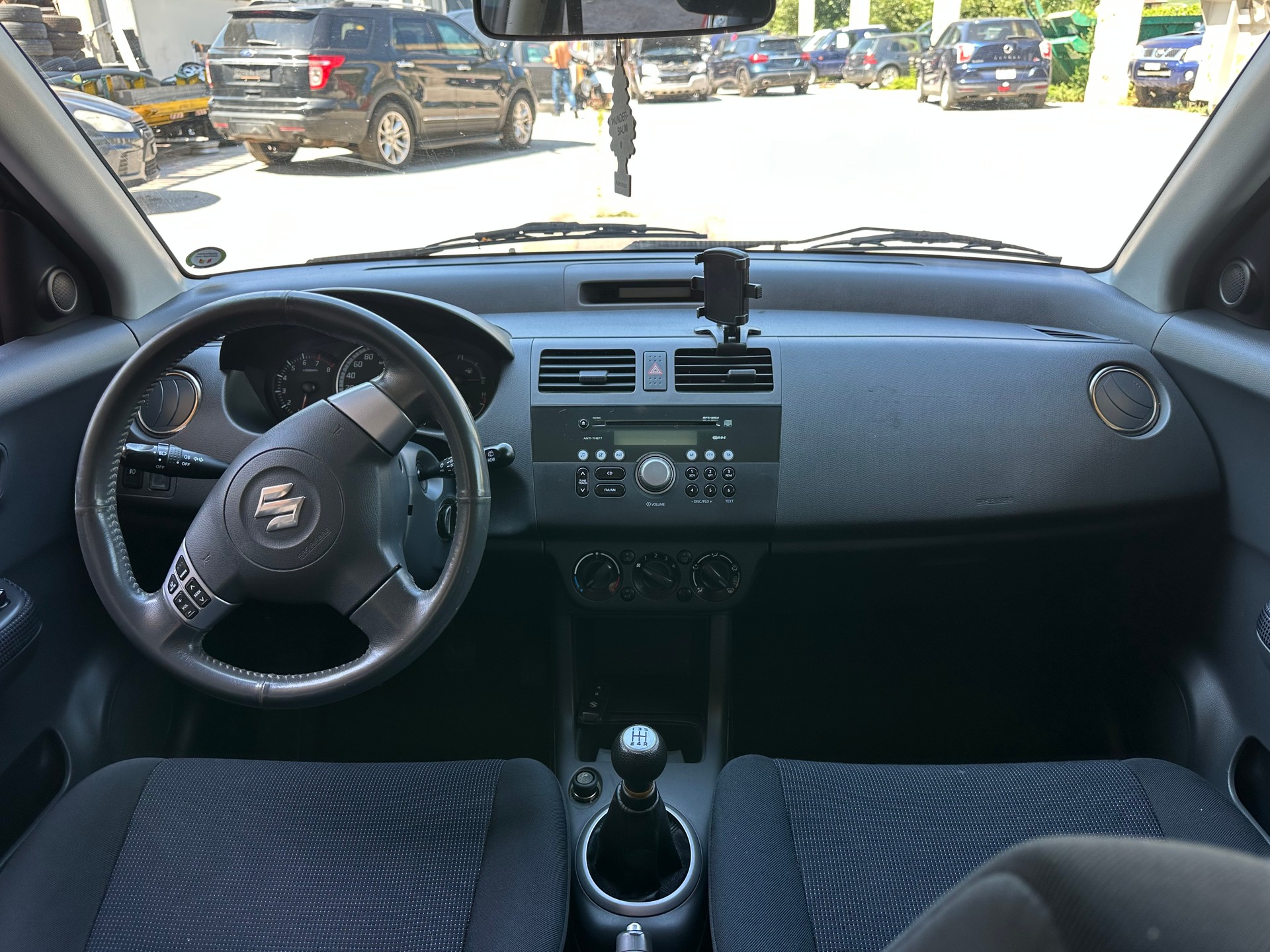 SUZUKI Swift 1.3i 16V GL Top 4x4-image-10