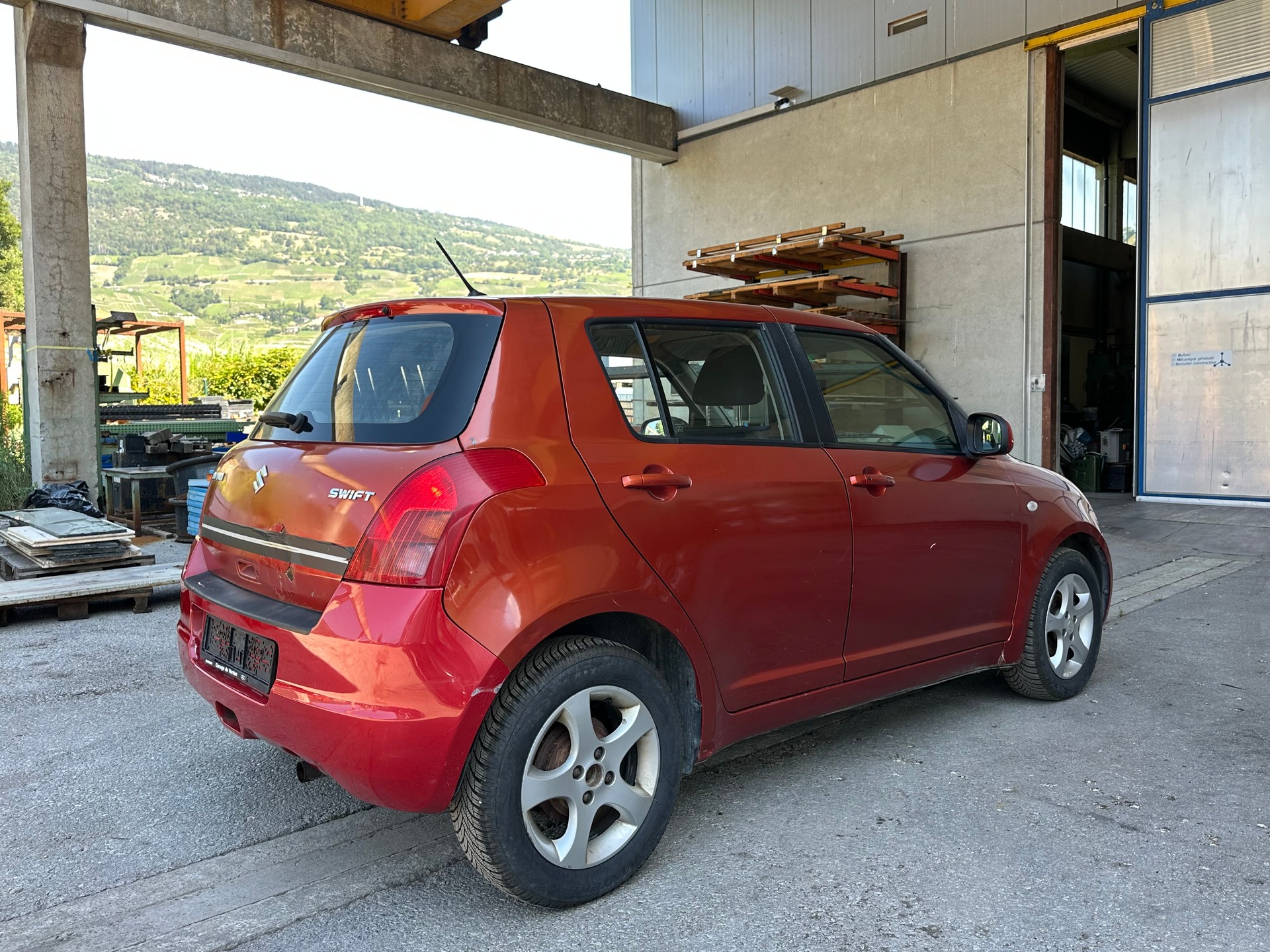 SUZUKI Swift 1.3i 16V GL Top 4x4-image-5