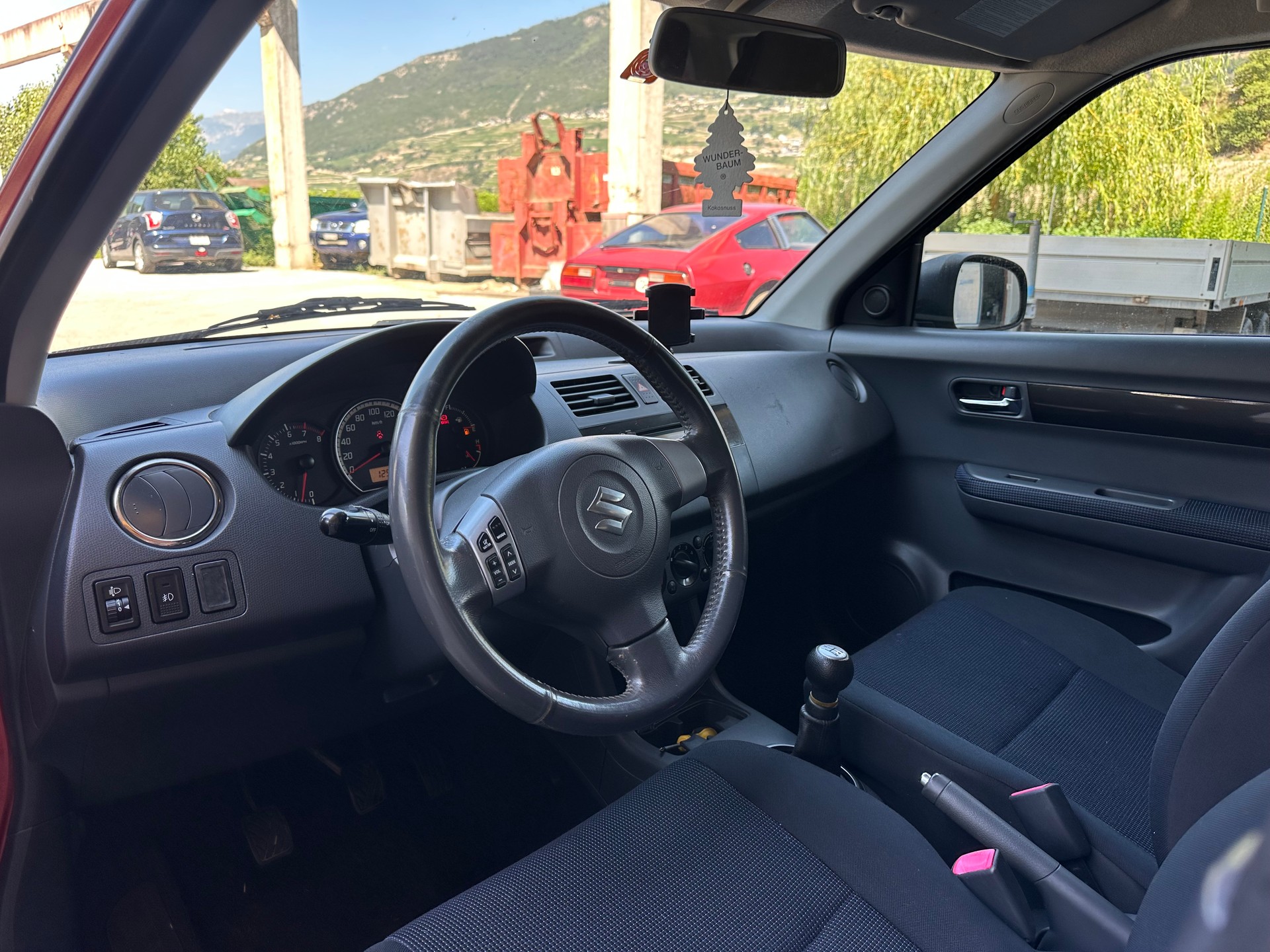 SUZUKI Swift 1.3i 16V GL Top 4x4-image-9