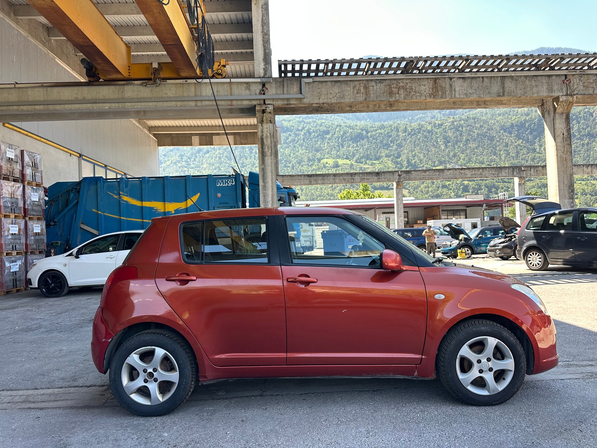 SUZUKI Swift 1.3i 16V GL Top 4x4-image-4
