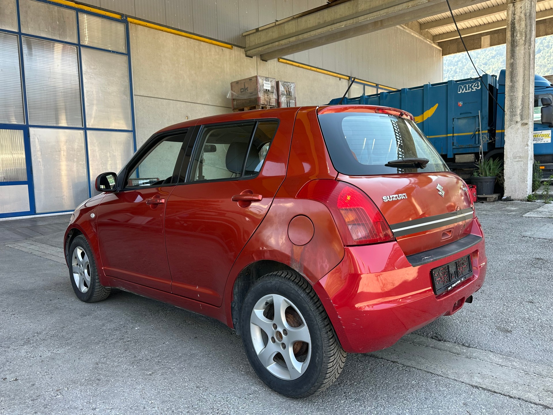 SUZUKI Swift 1.3i 16V GL Top 4x4-image-6