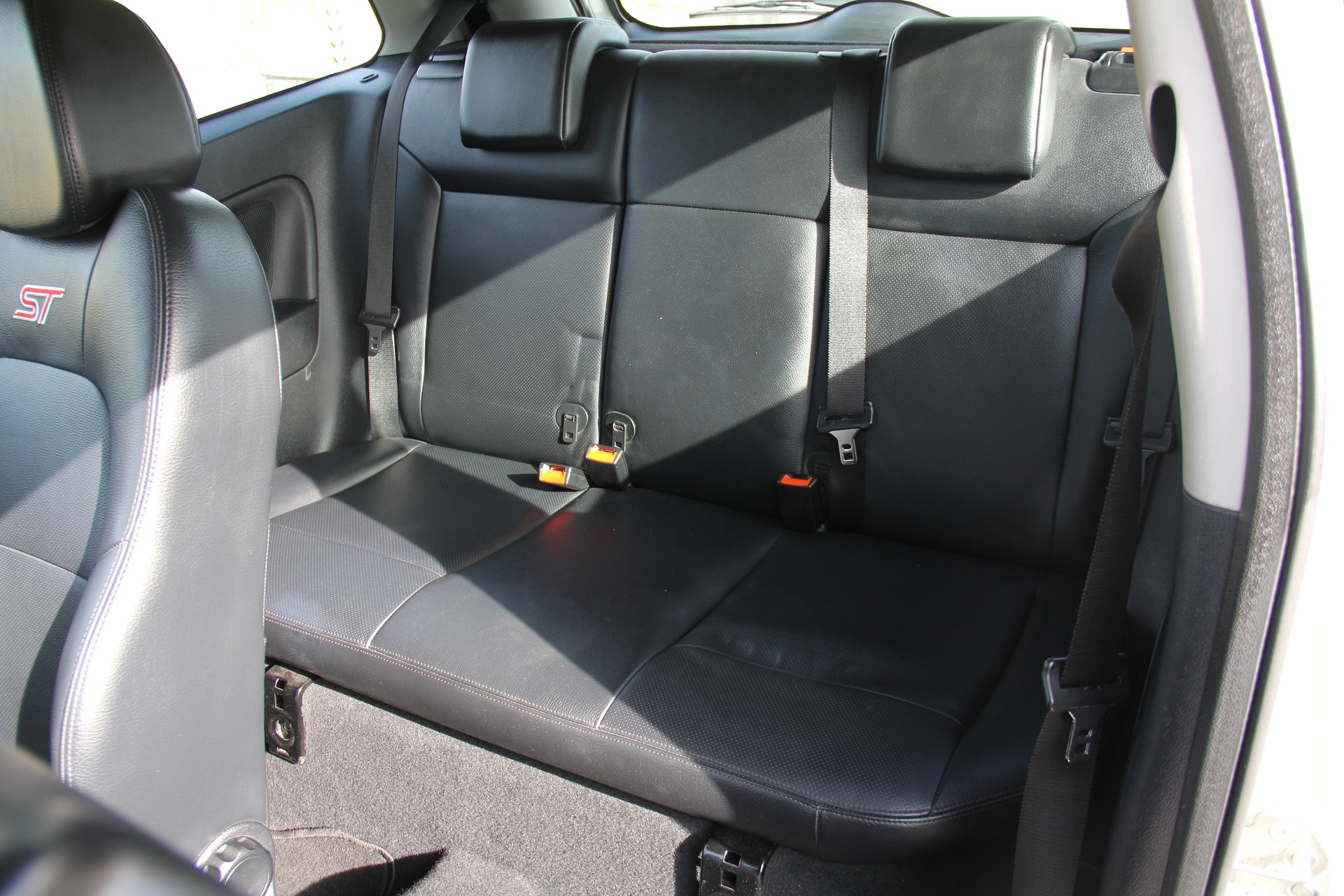 FORD Fiesta 2.0 16V ST-image-8