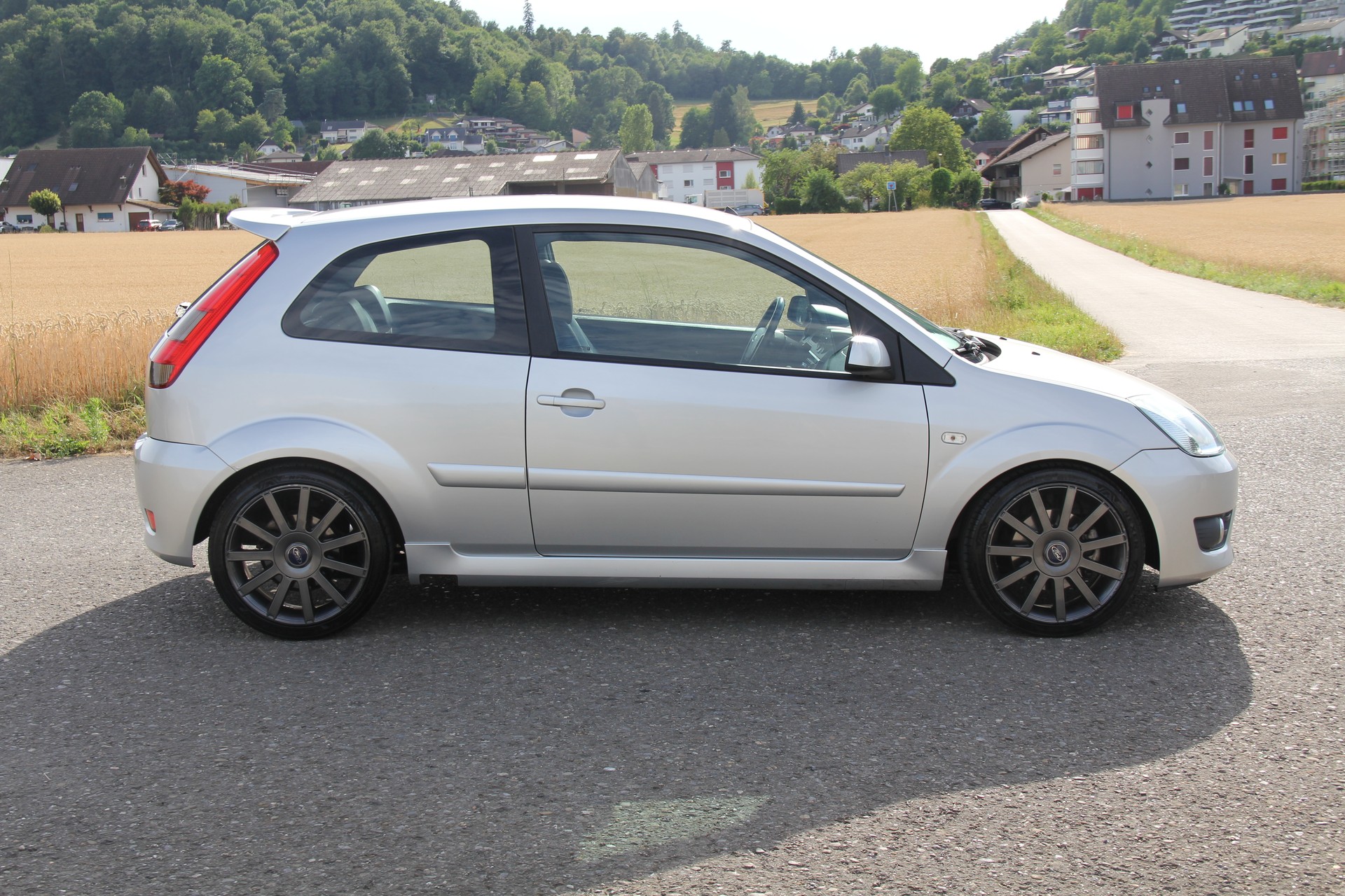 FORD Fiesta 2.0 16V ST-showroom-element-3