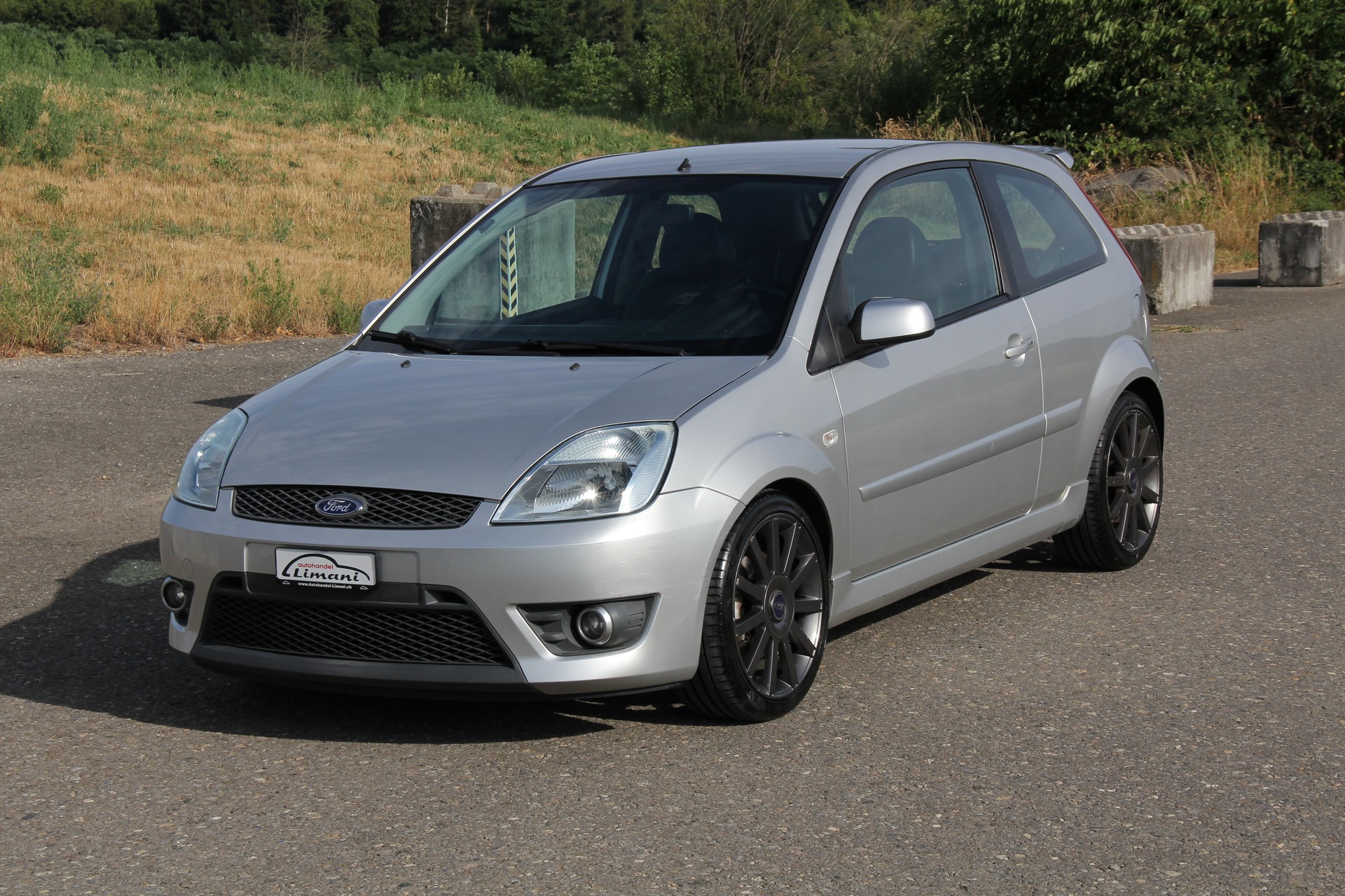 FORD Fiesta 2.0 16V ST-showroom-element-1