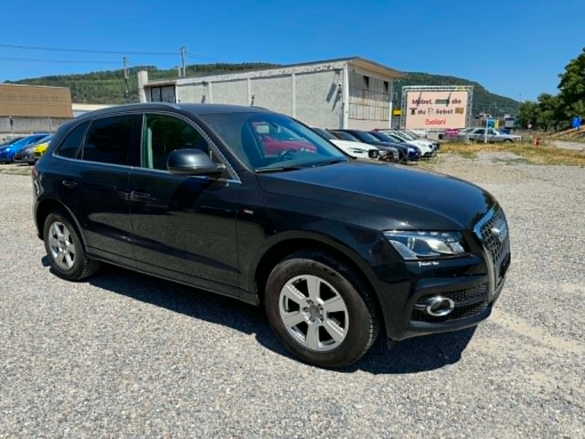 AUDI Q5 2.0 TDI quattro S-tronic-image-12