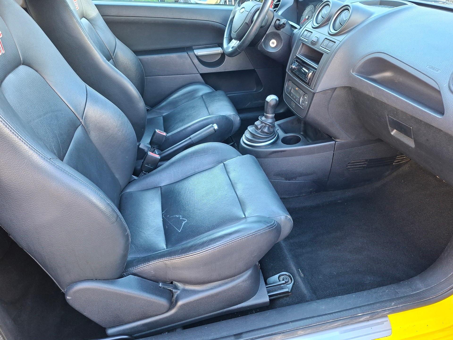 FORD Fiesta 2.0 16V ST-image-7