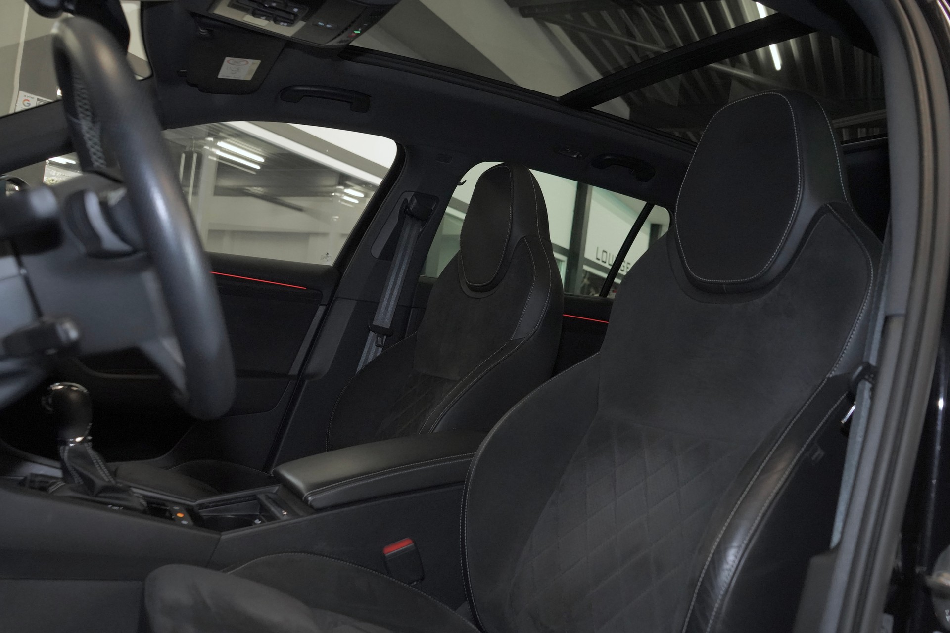 SKODA Superb Combi 2.0 TSI Ambition DSG 4x4-image-6