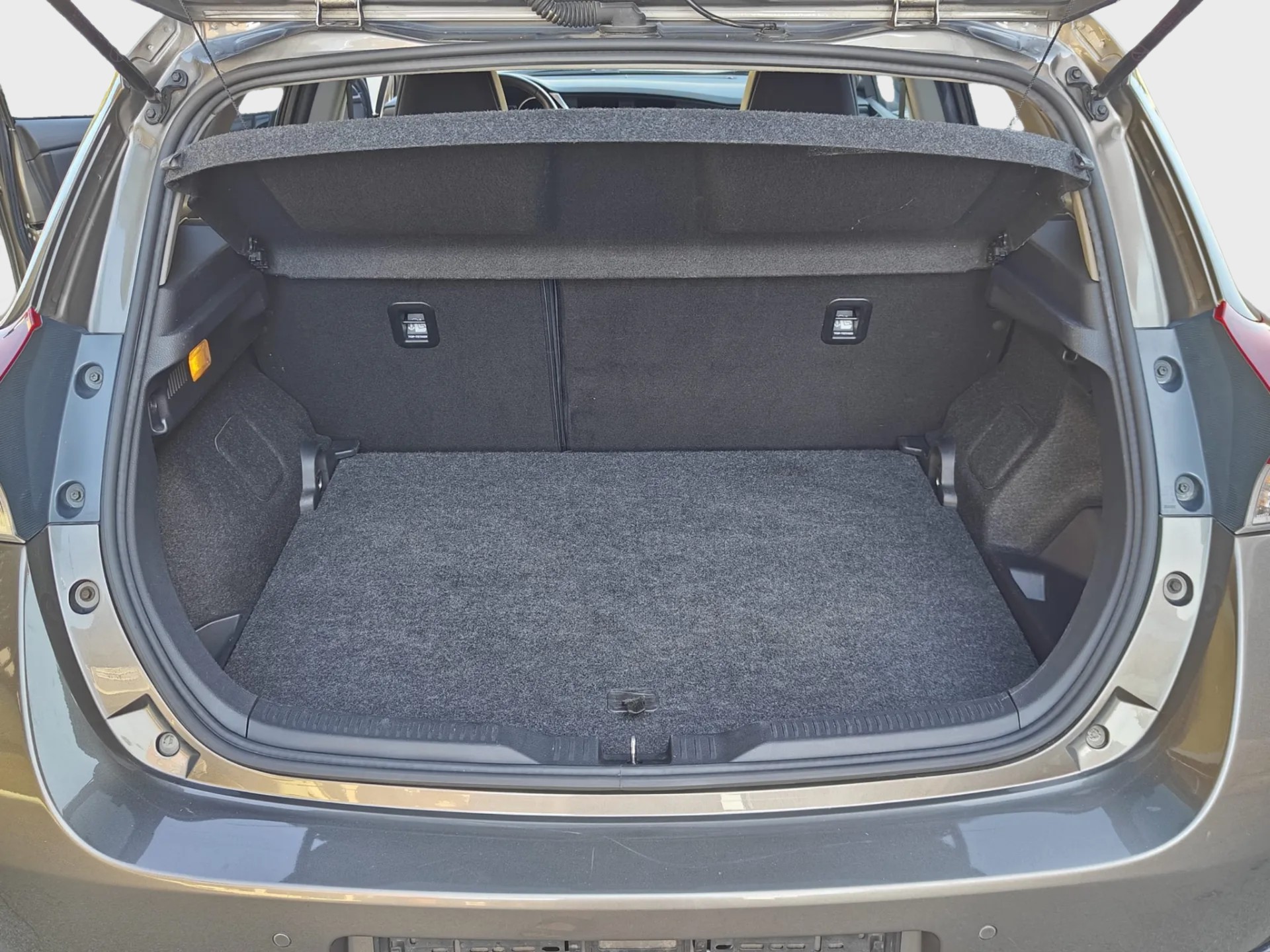 TOYOTA Auris 1.8 HSD Terra e-CVT-image-6