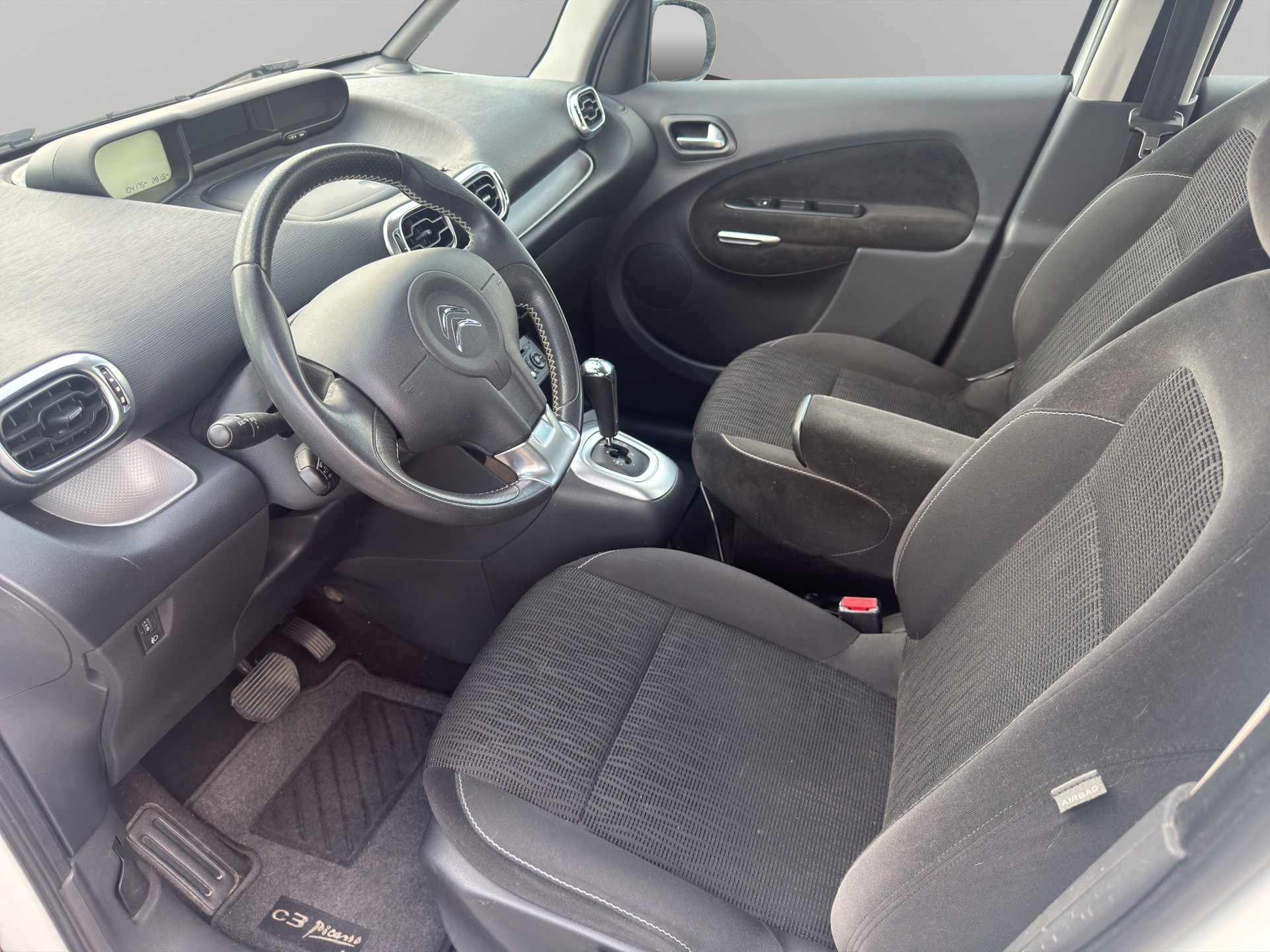 CITROEN C3 Picasso 1.6 VTi Exclusive EGS-image-9