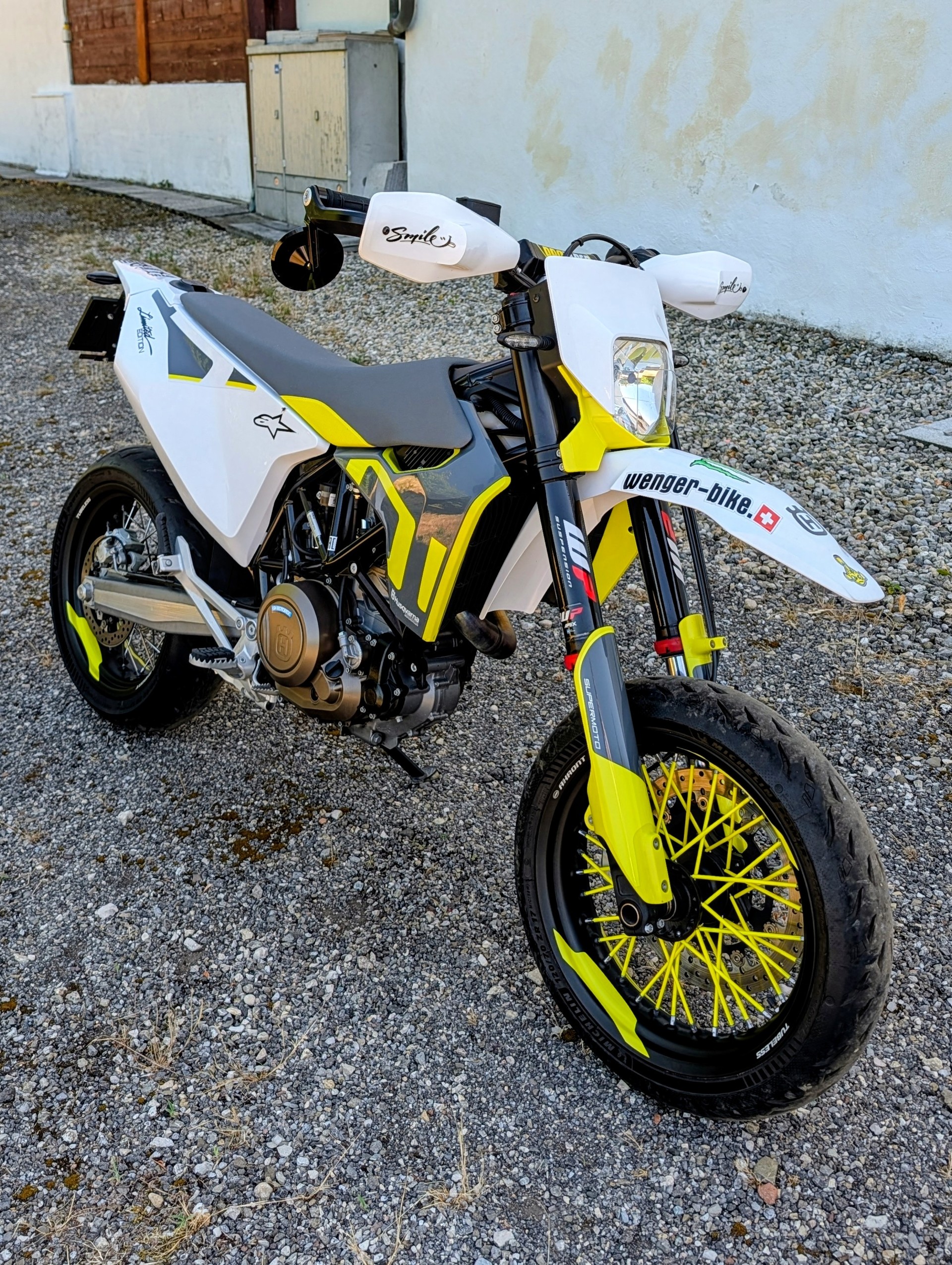 HUSQVARNA 701 Supermoto-image-2