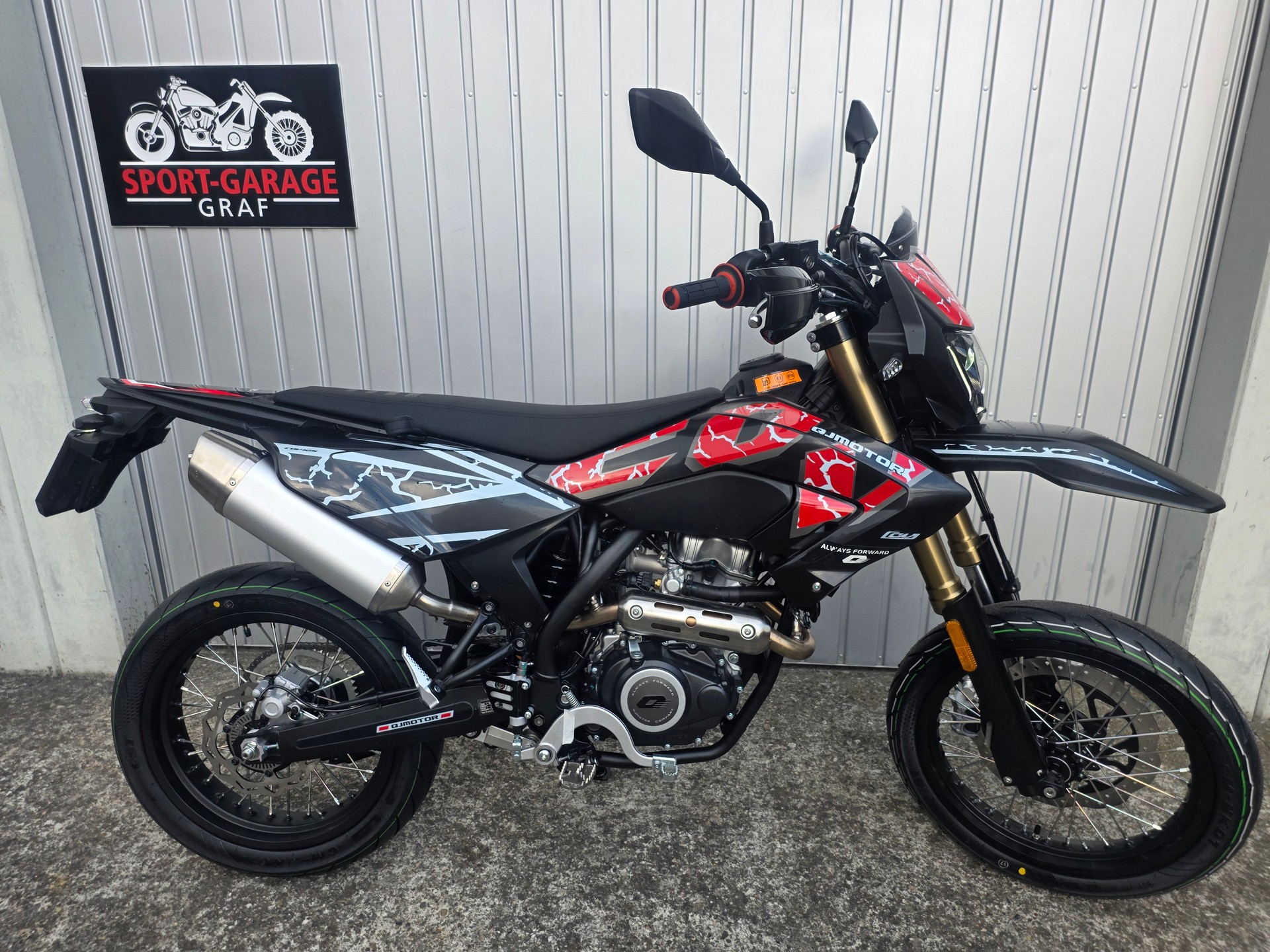 QJ COV 125 Supermoto-image-0