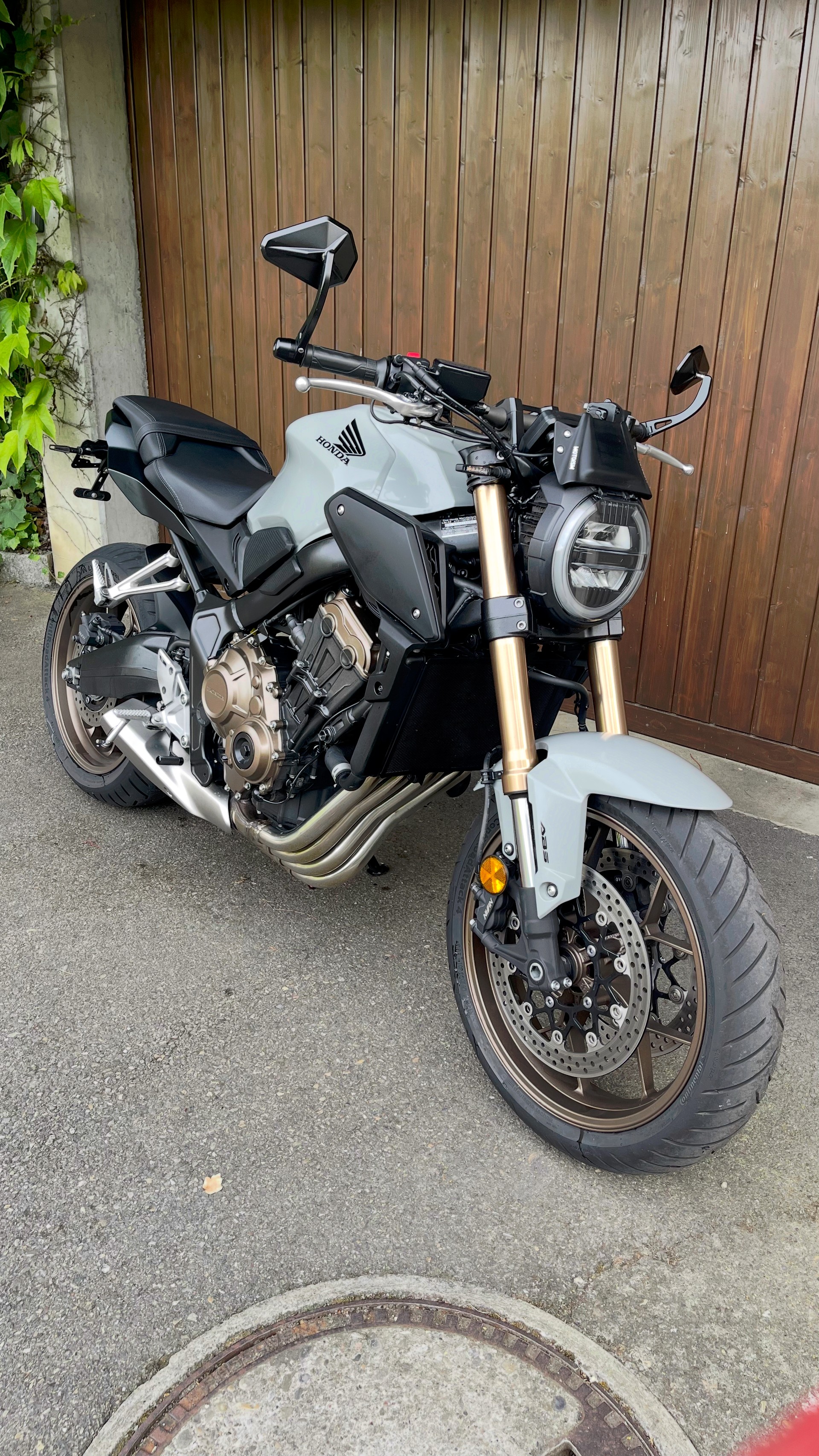 HONDA CB 650 R-image-0
