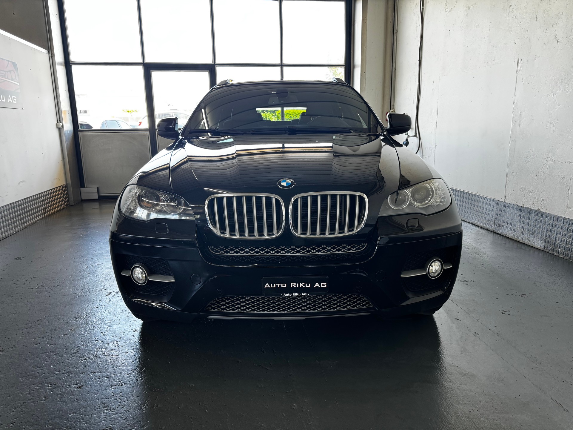 BMW X6 xDrive 35d Steptronic-showroom-element-3