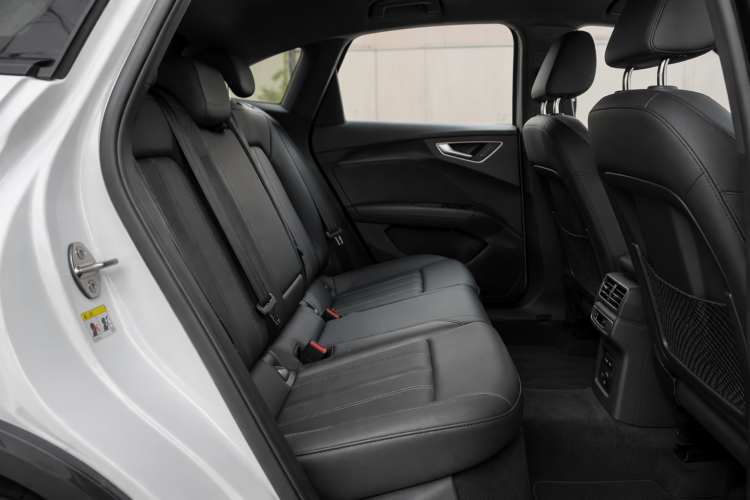 AUDI Q4 SB e-tron 50 Sport Quattro-image-5