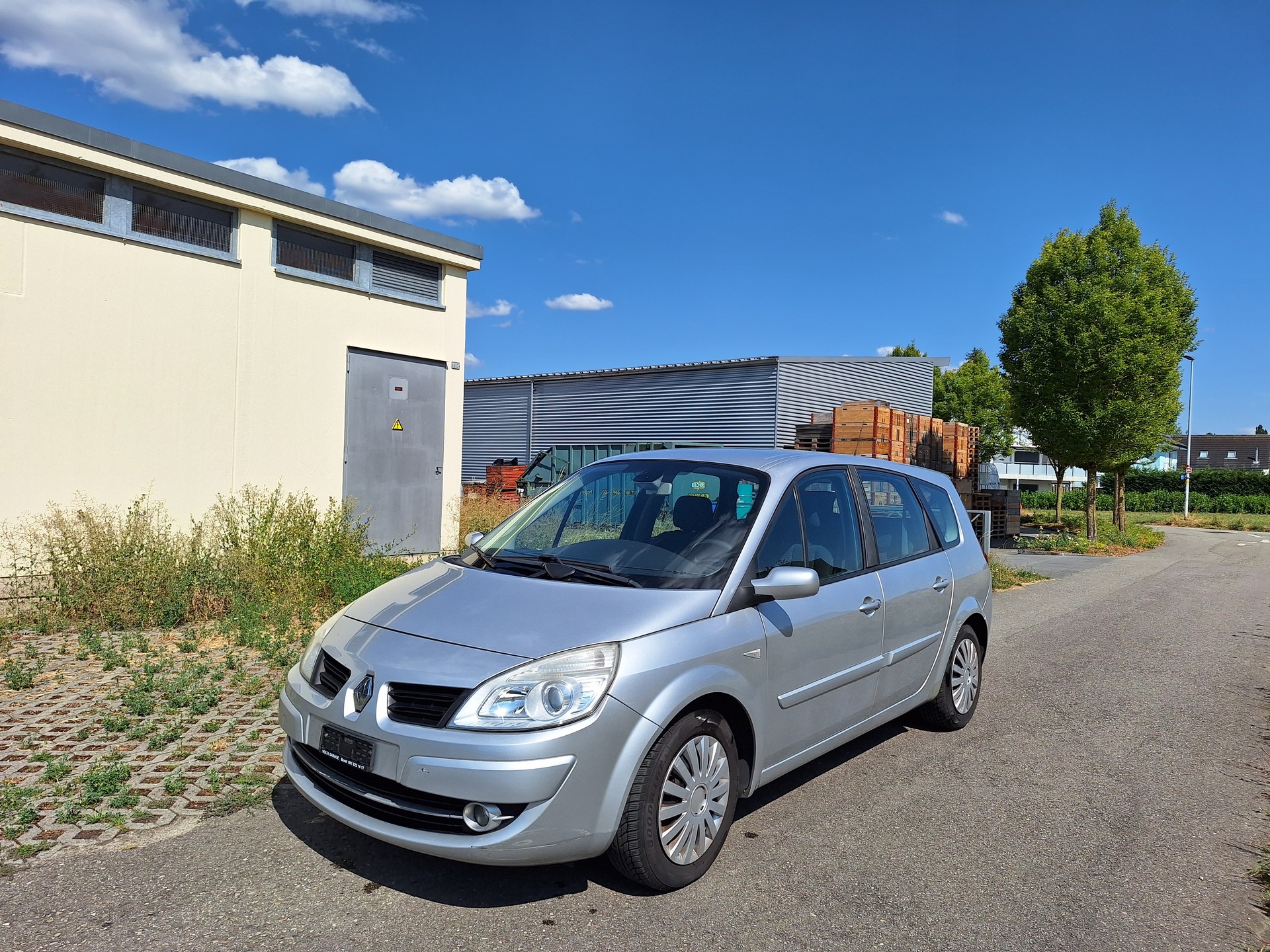 RENAULT SCENIC-image-1