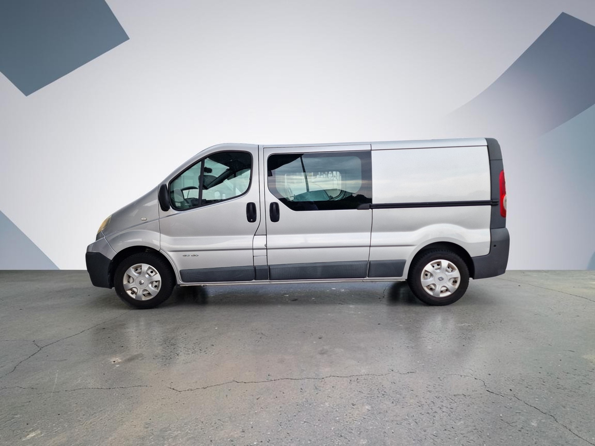 RENAULT Trafic 2.5 dCi 2.9t L1H1 12Mt Gara MFK Neu