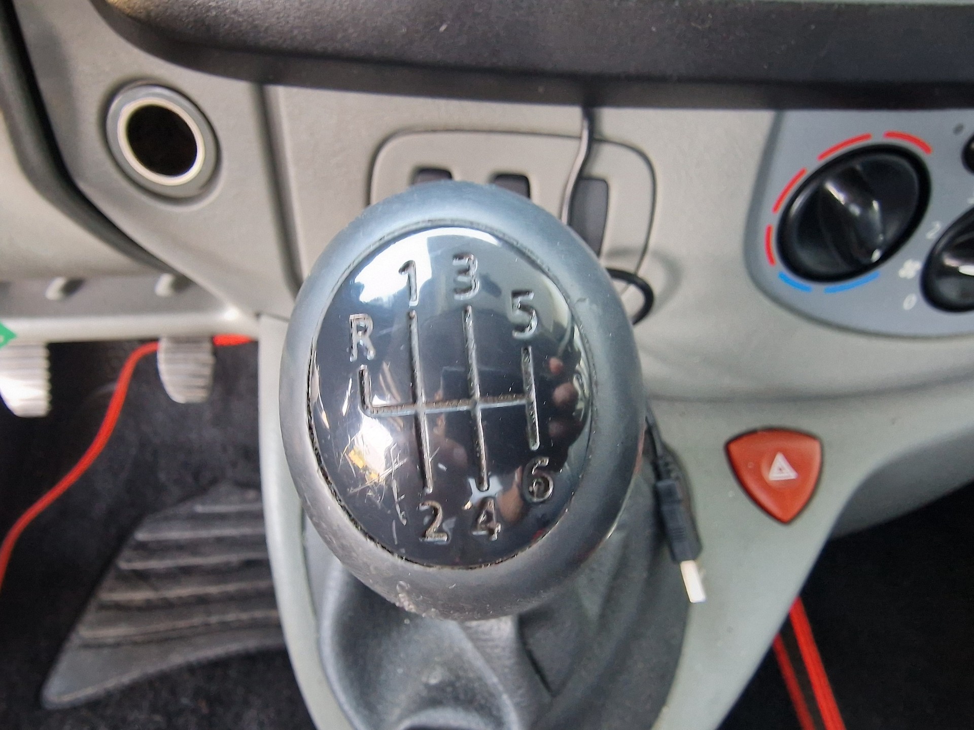 RENAULT Trafic 2.5 dCi 2.9t L1H1 12Mt Gara MFK Neu-image-13