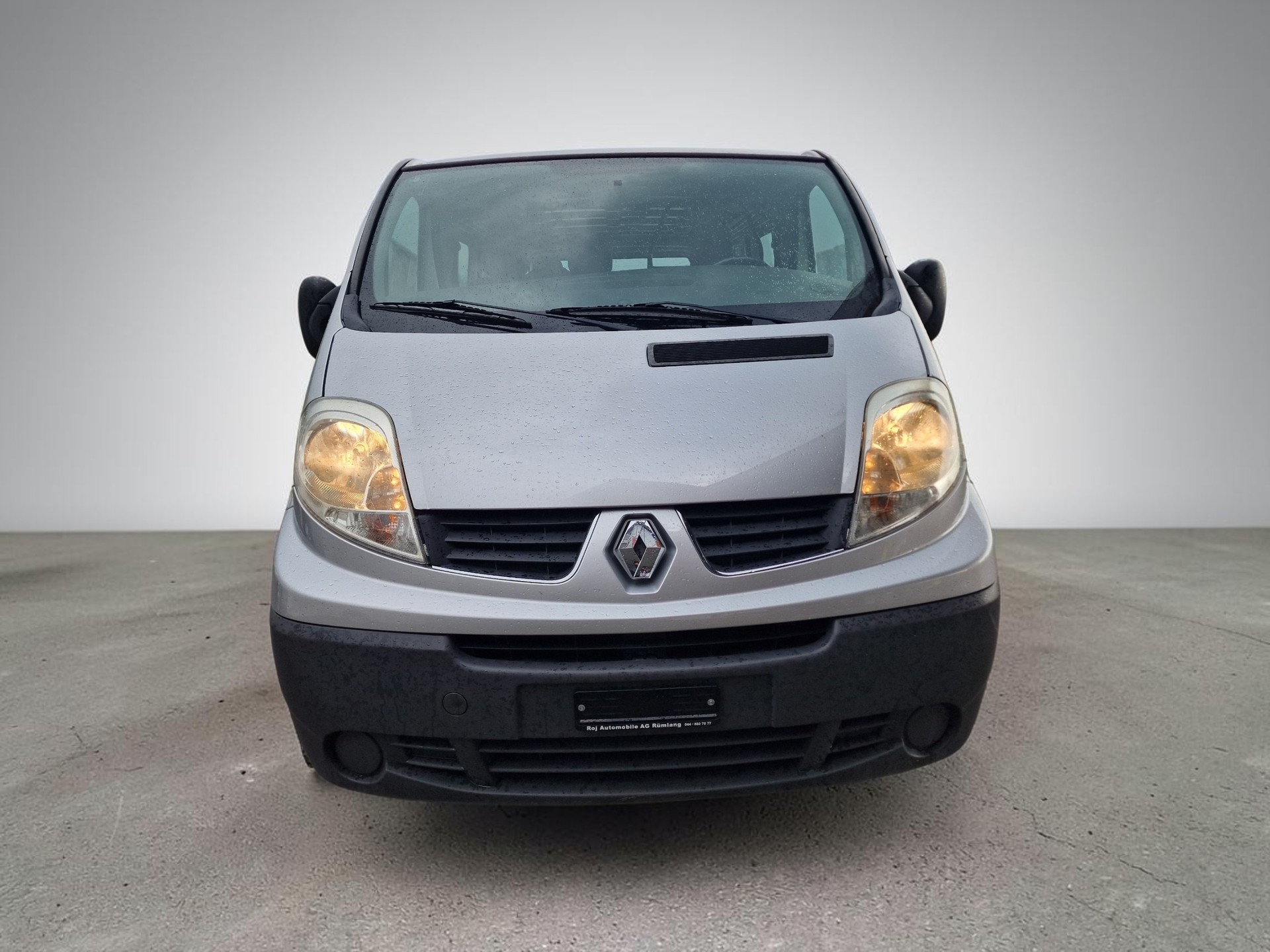 RENAULT Trafic 2.5 dCi 2.9t L1H1 12Mt Gara MFK Neu-showroom-element-2