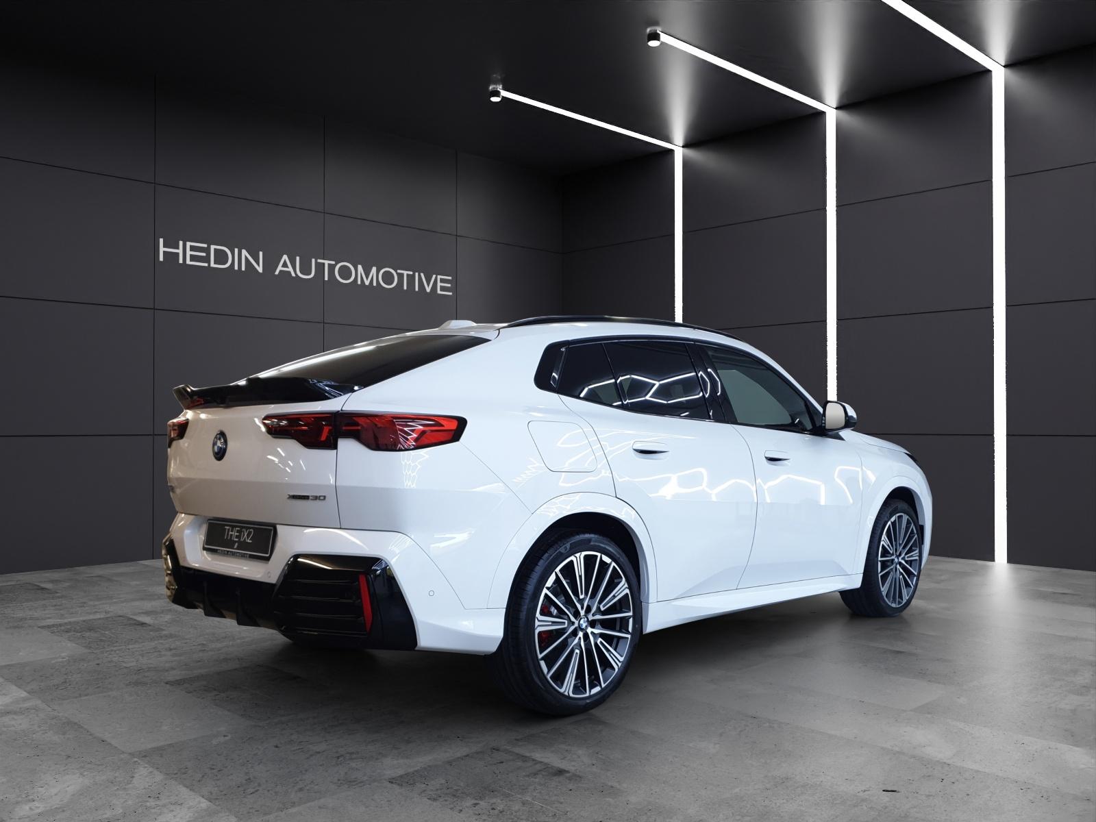 BMW iX2 xDrive30-image-4