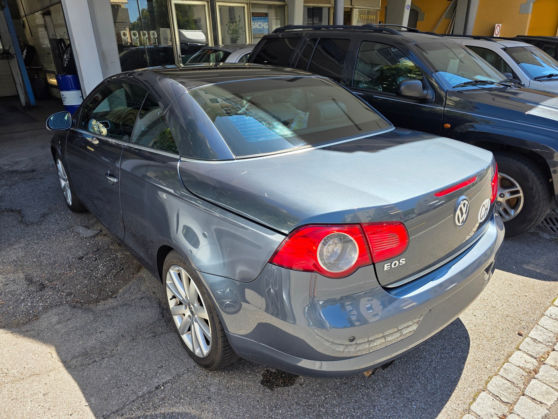 VW Eos 2.0 FSI Turbo-showroom-element-3