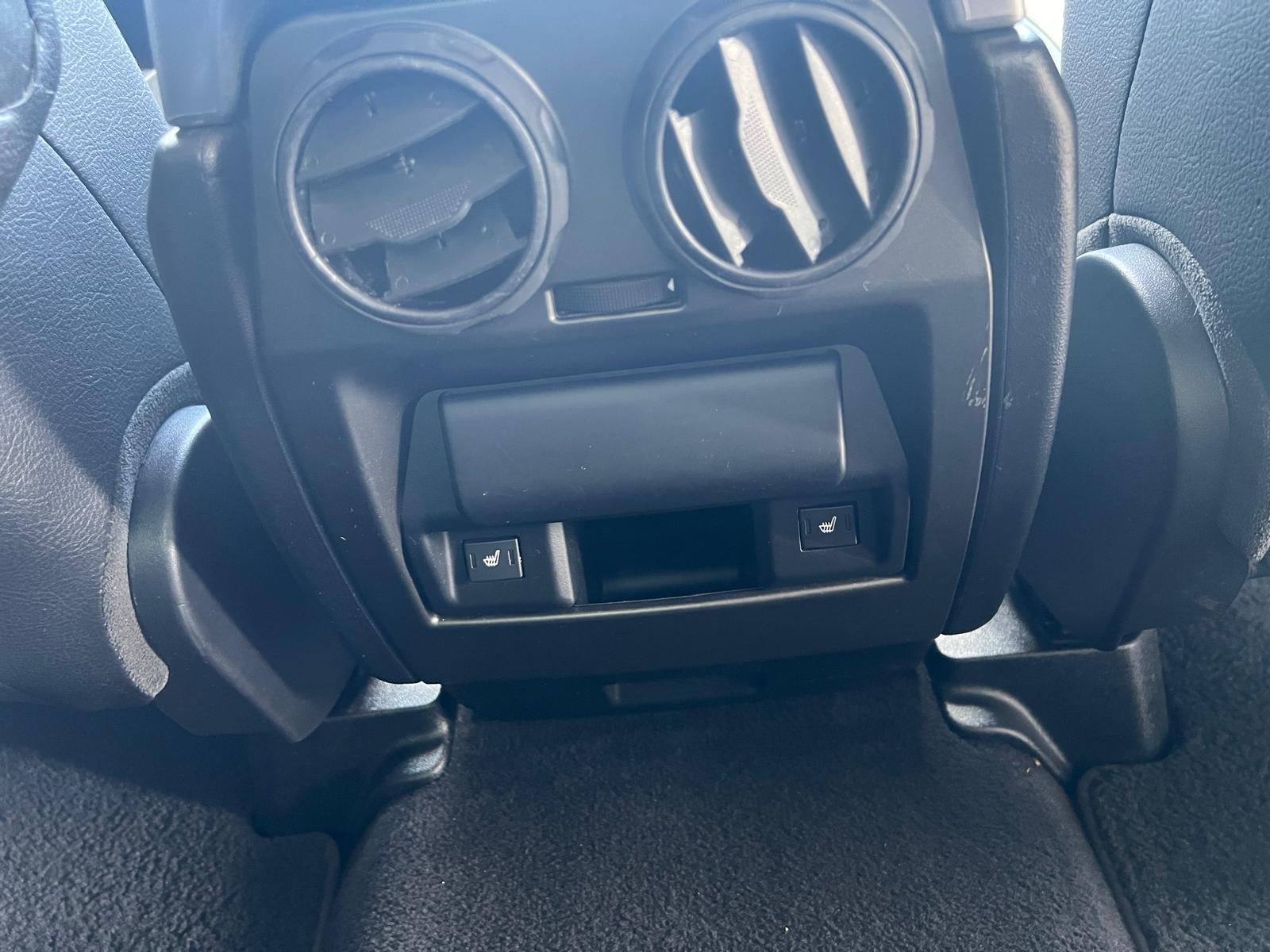 LAND ROVER Discovery 3.0 SDV6 SE Automatic-image-15