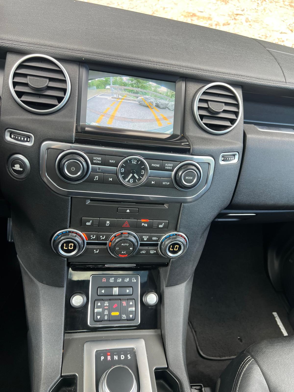 LAND ROVER Discovery 3.0 SDV6 SE Automatic-image-13
