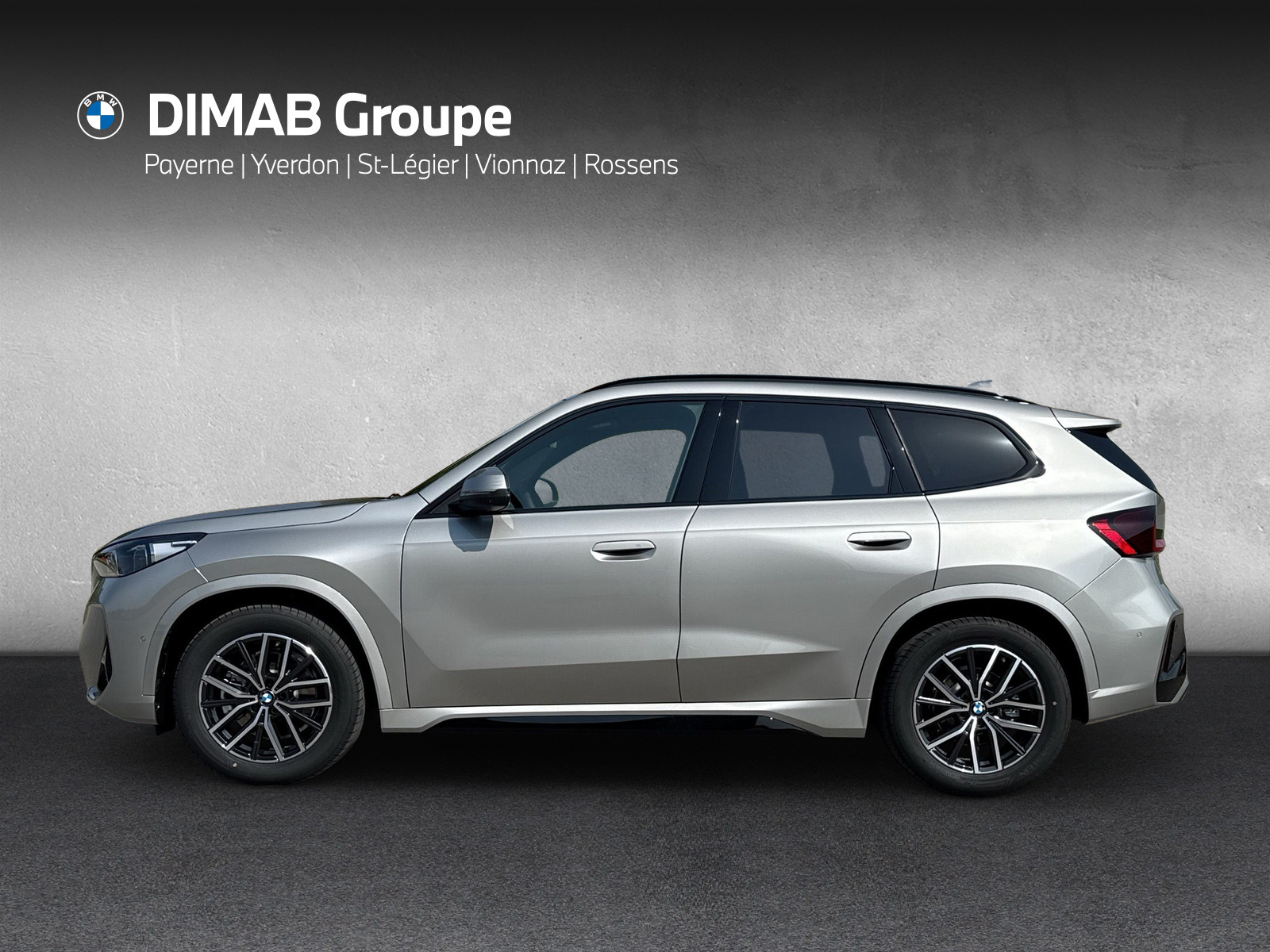 BMW iX1 xDrive 30 M Sport-showroom-element-1