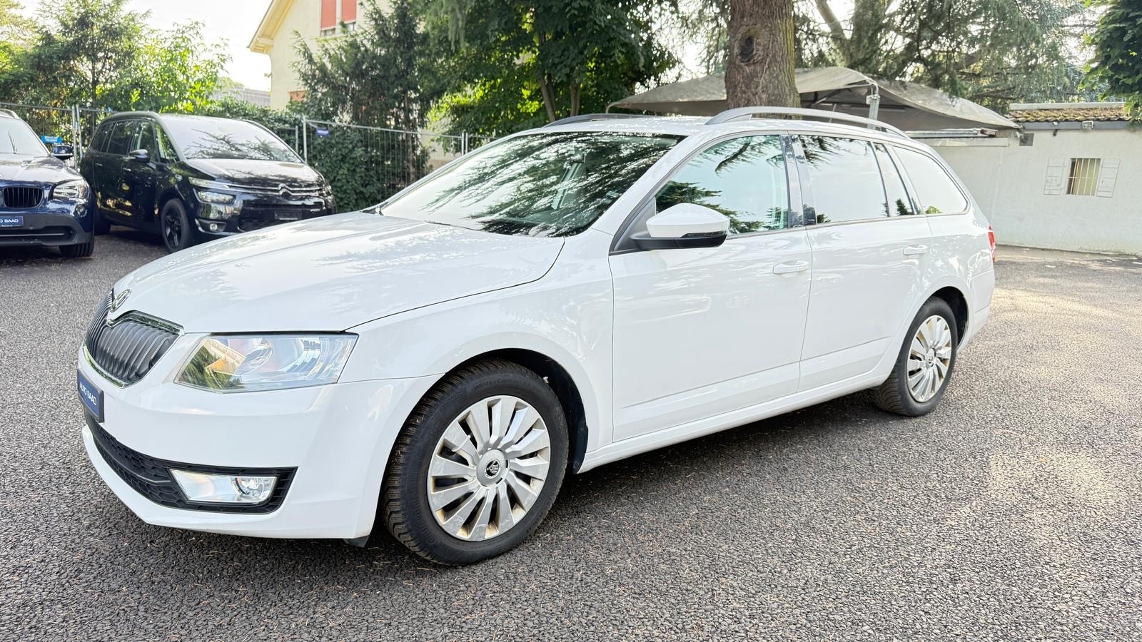 SKODA Octavia Combi 2.0 TDI L&K 4x4 DSG-image-2