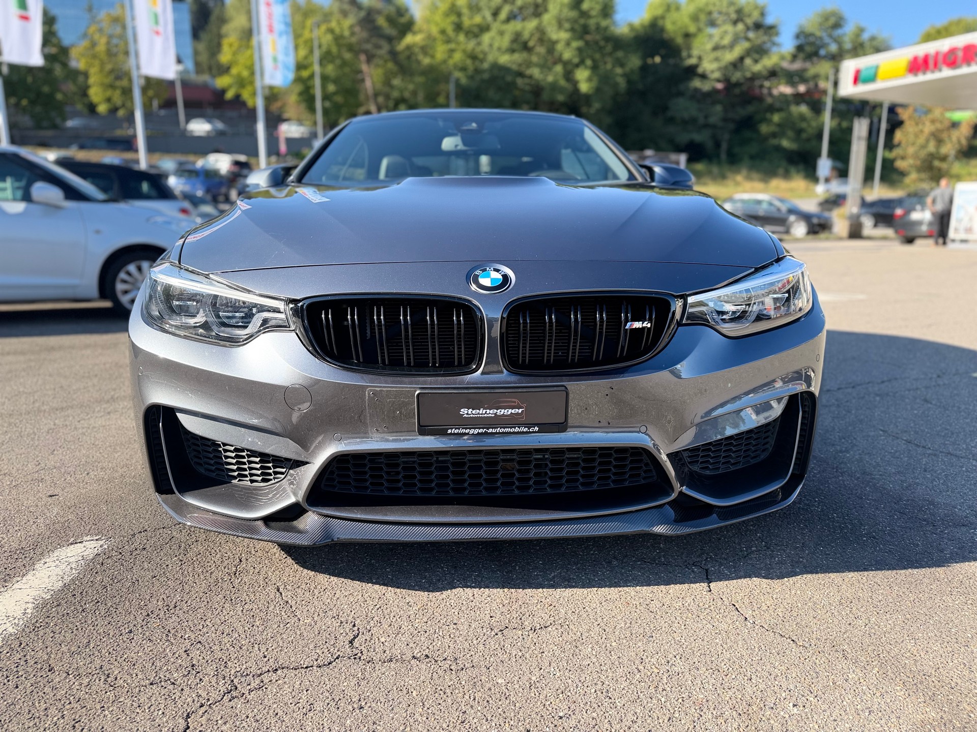 BMW M4 Cabriolet Competition DKG-showroom-element-3