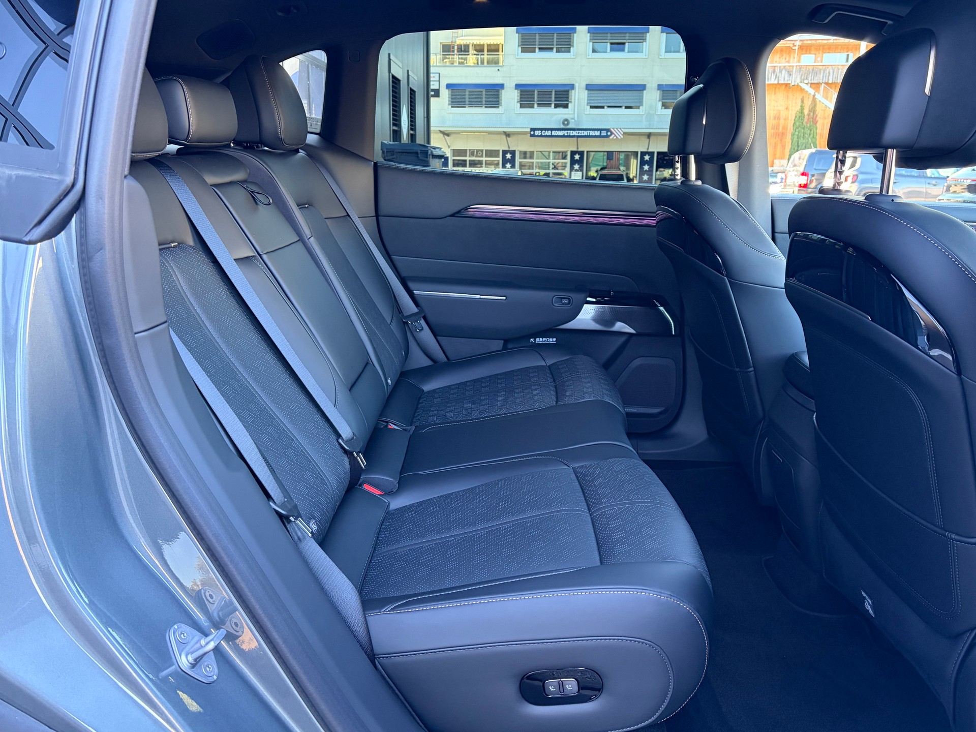 ZEEKR 7X 100kWh Privilege AWD-image-18