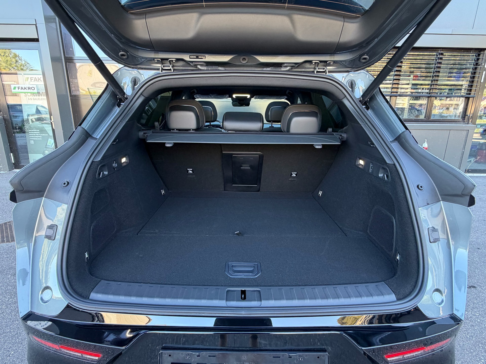 ZEEKR 7X 100kWh Privilege AWD-image-17
