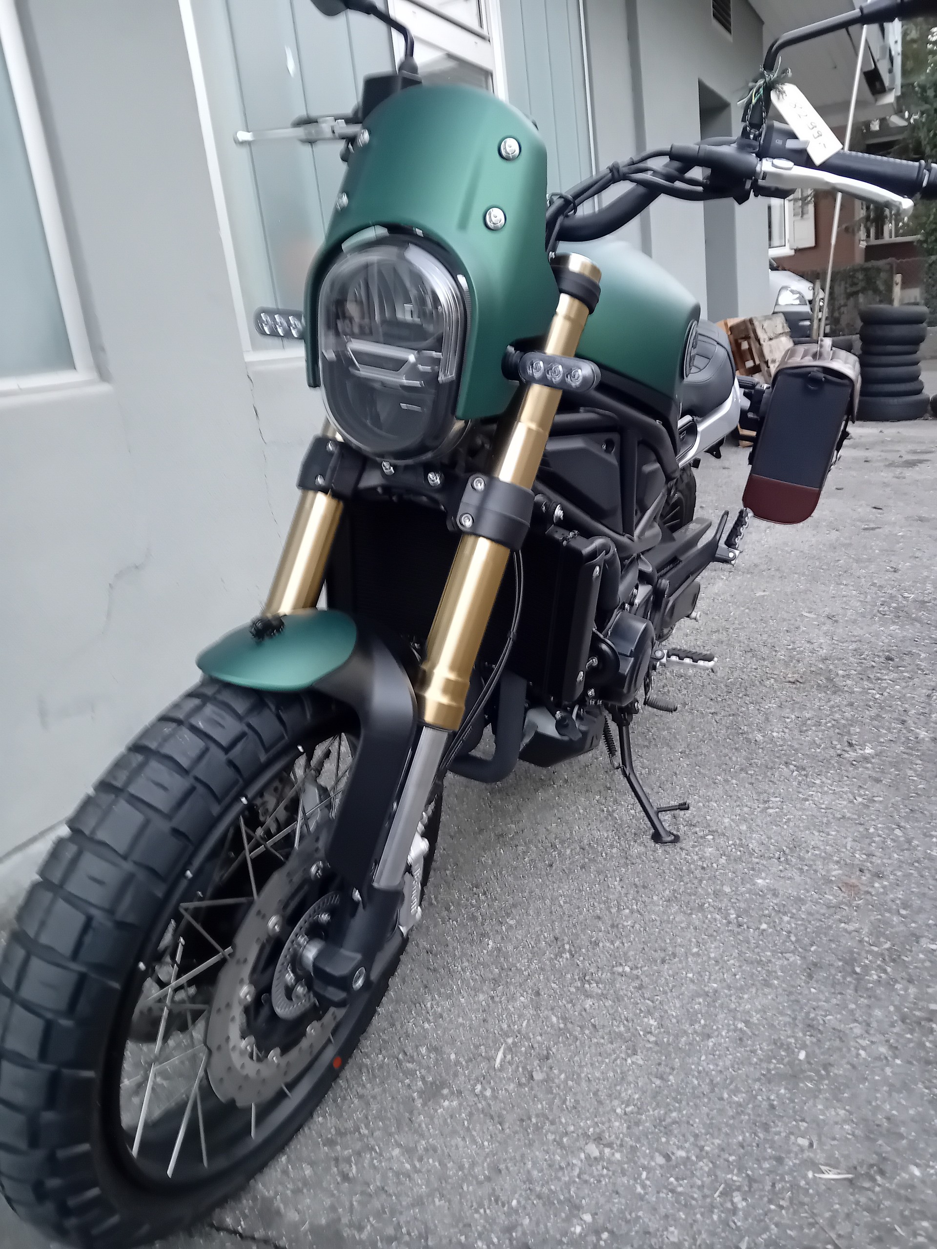 BENELLI Leoncino 800 T-image-1