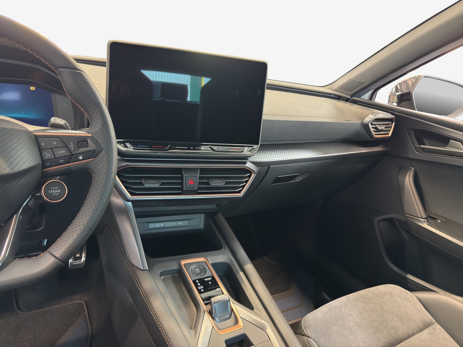 CUPRA LEON 2.0 TSI VZ DSG-image-10