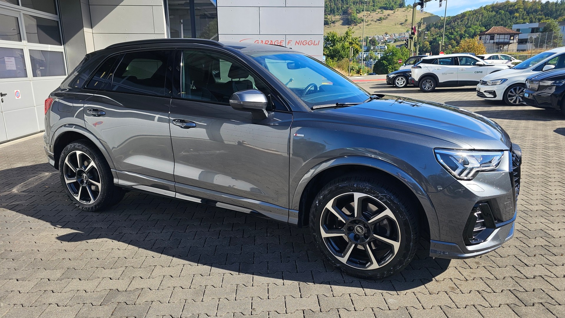 AUDI Q3 45 TFSI e S line S-tronic-showroom-element-2