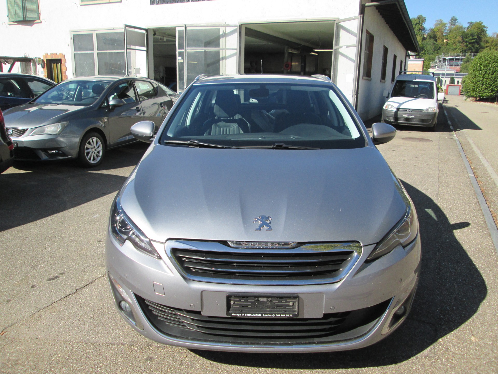 PEUGEOT 308 SW 1.6 BlueHDI Allure-image-6