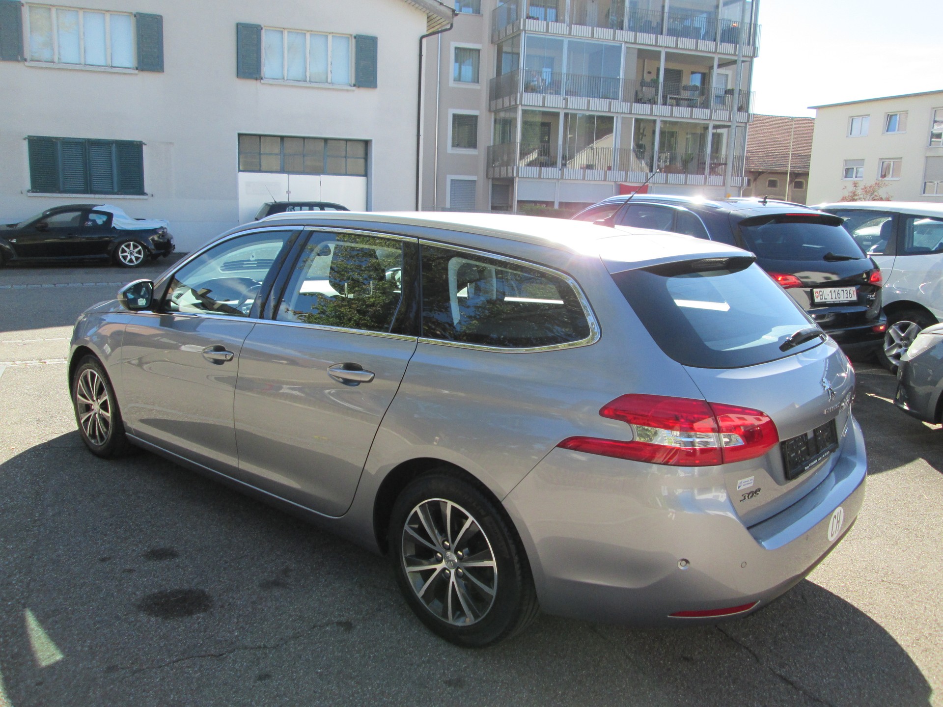 PEUGEOT 308 SW 1.6 BlueHDI Allure-image-2