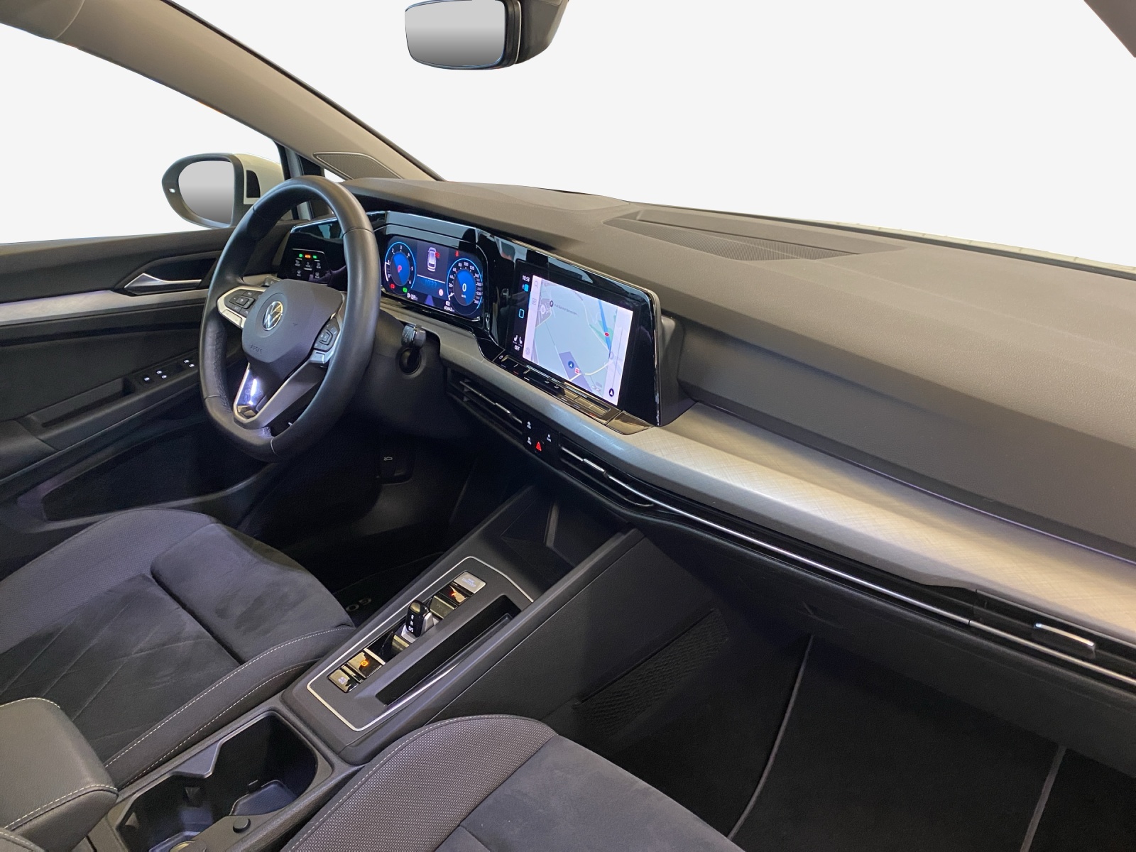 VW Golf Variant 2.0 TDI Life DSG 4Motion-image-13