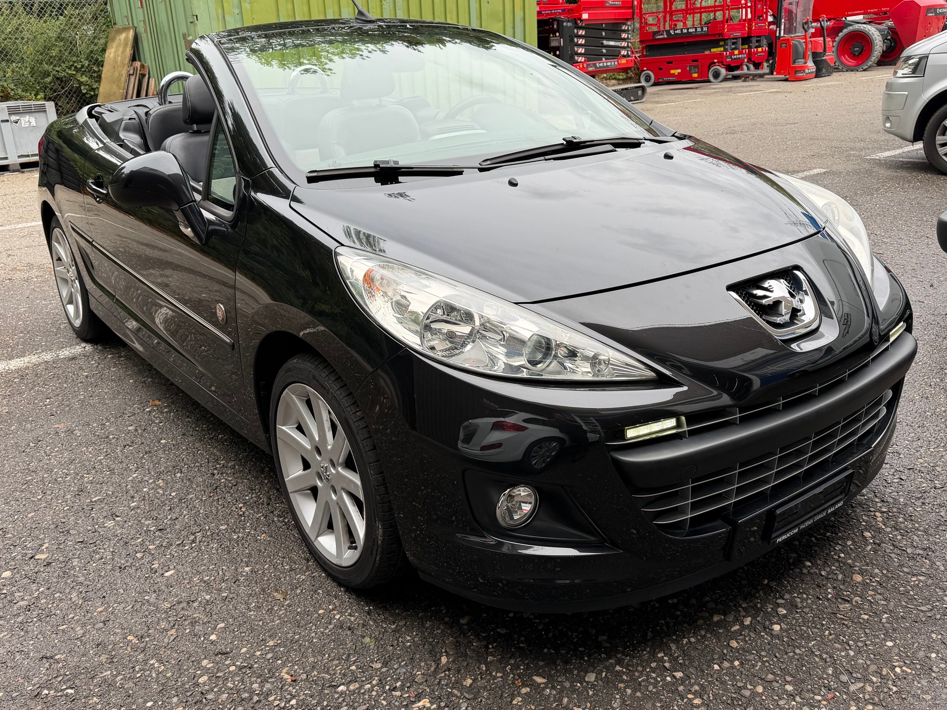 PEUGEOT 207 CC 1.6 16V Turbo Roland Garros
