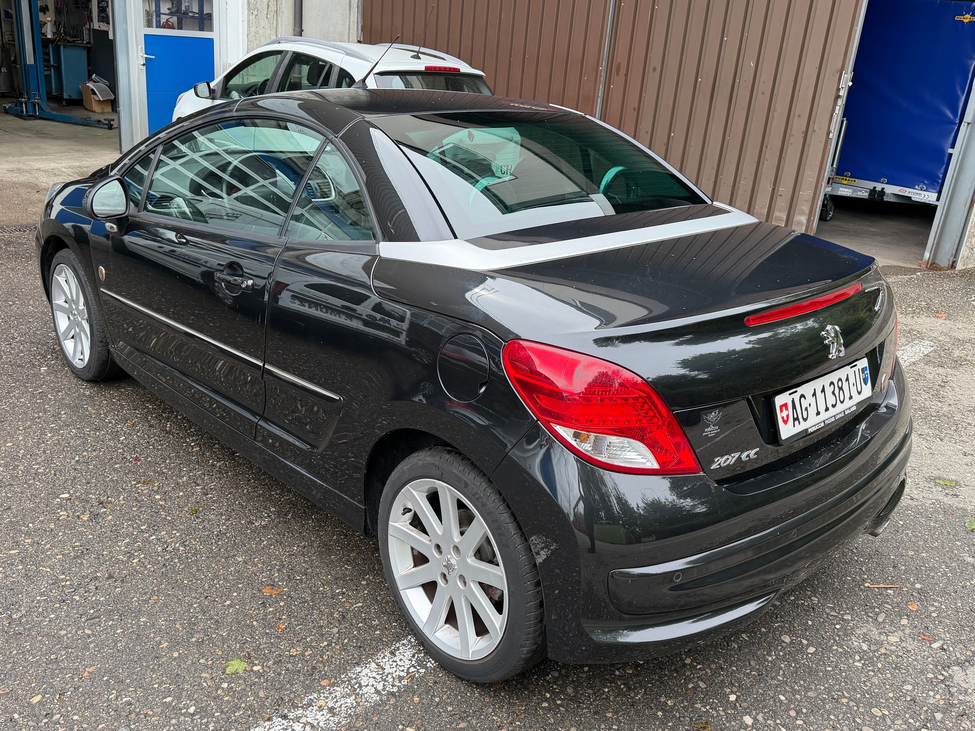 PEUGEOT 207 CC 1.6 16V Turbo Roland Garros-image-4